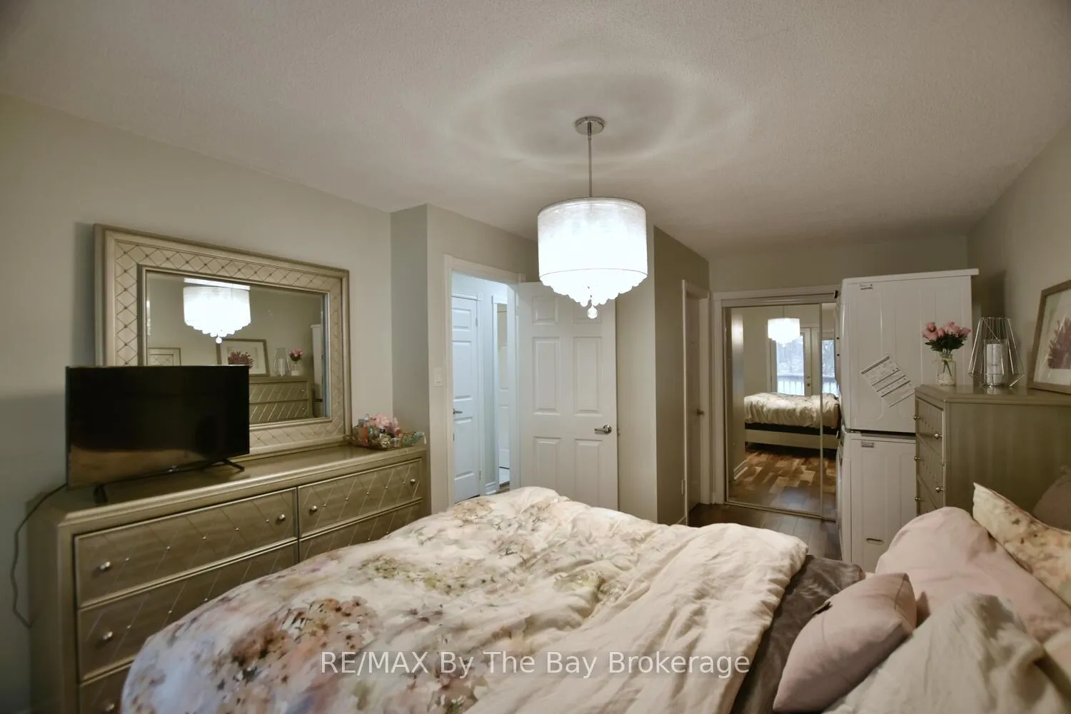 Photo 19 of 41 Wesley Avenue, Wasaga Beach — HOMEH