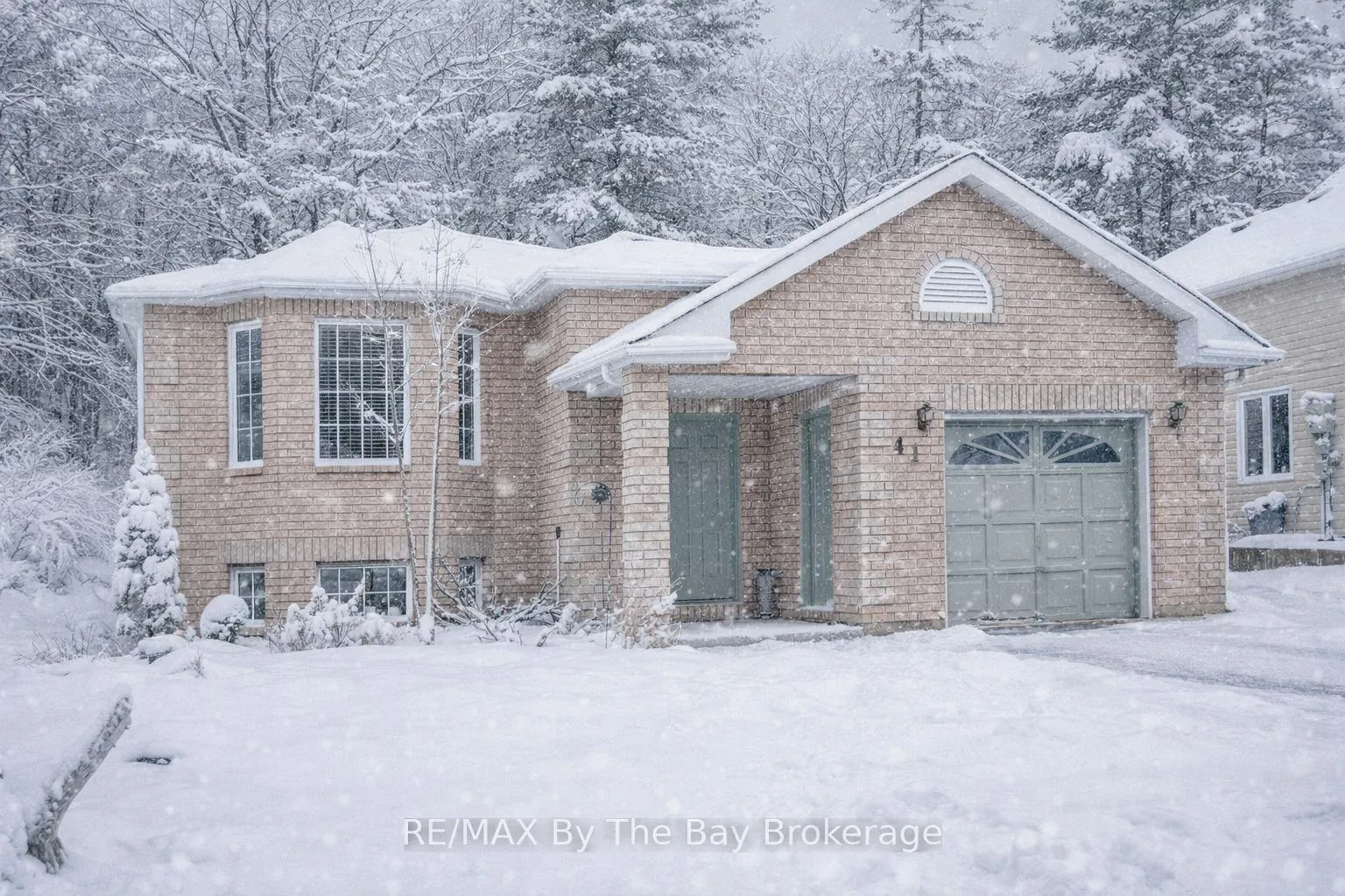 Photo 1 of 41 Wesley Avenue, Wasaga Beach — HOMEH