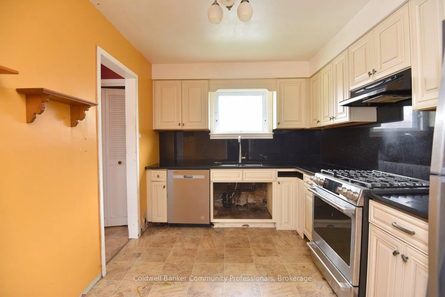 Photo 17 of 79 Barrington Drive, Welland, Prince Charles — HOMEH
