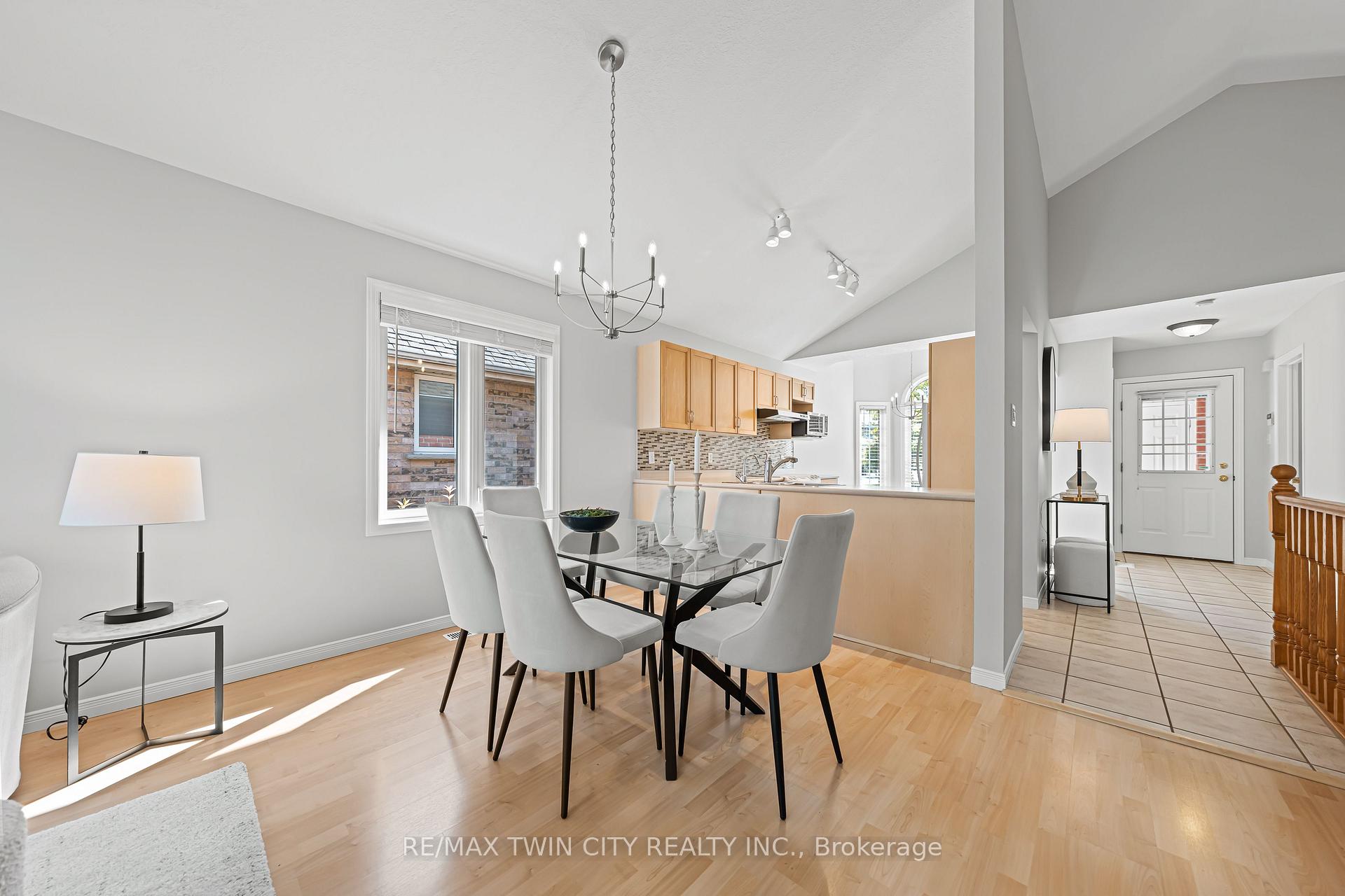 Photo 10 of 432 Sandbanks Crescent, Waterloo — HOMEH