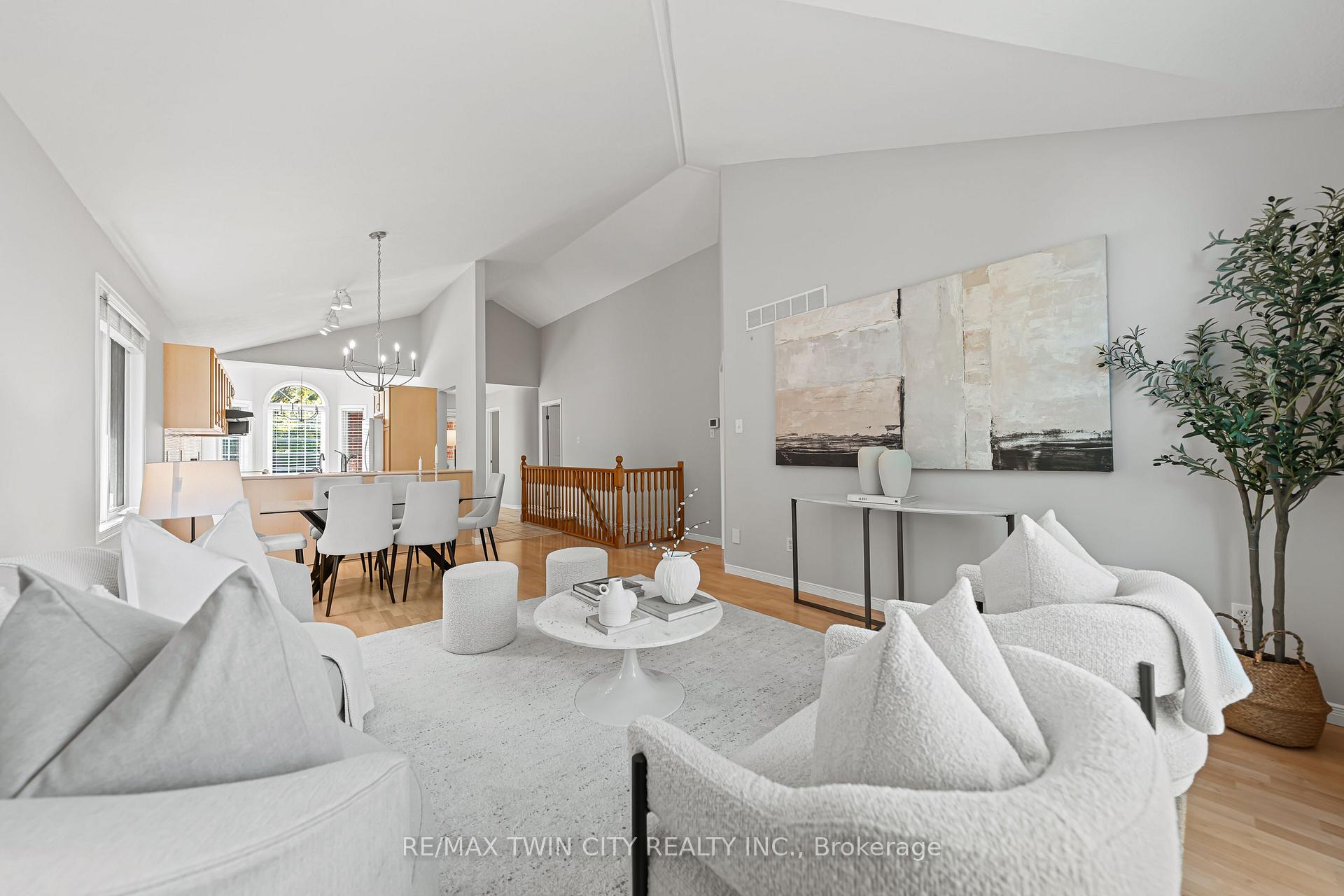 Photo 20 of 432 Sandbanks Crescent, Waterloo — HOMEH