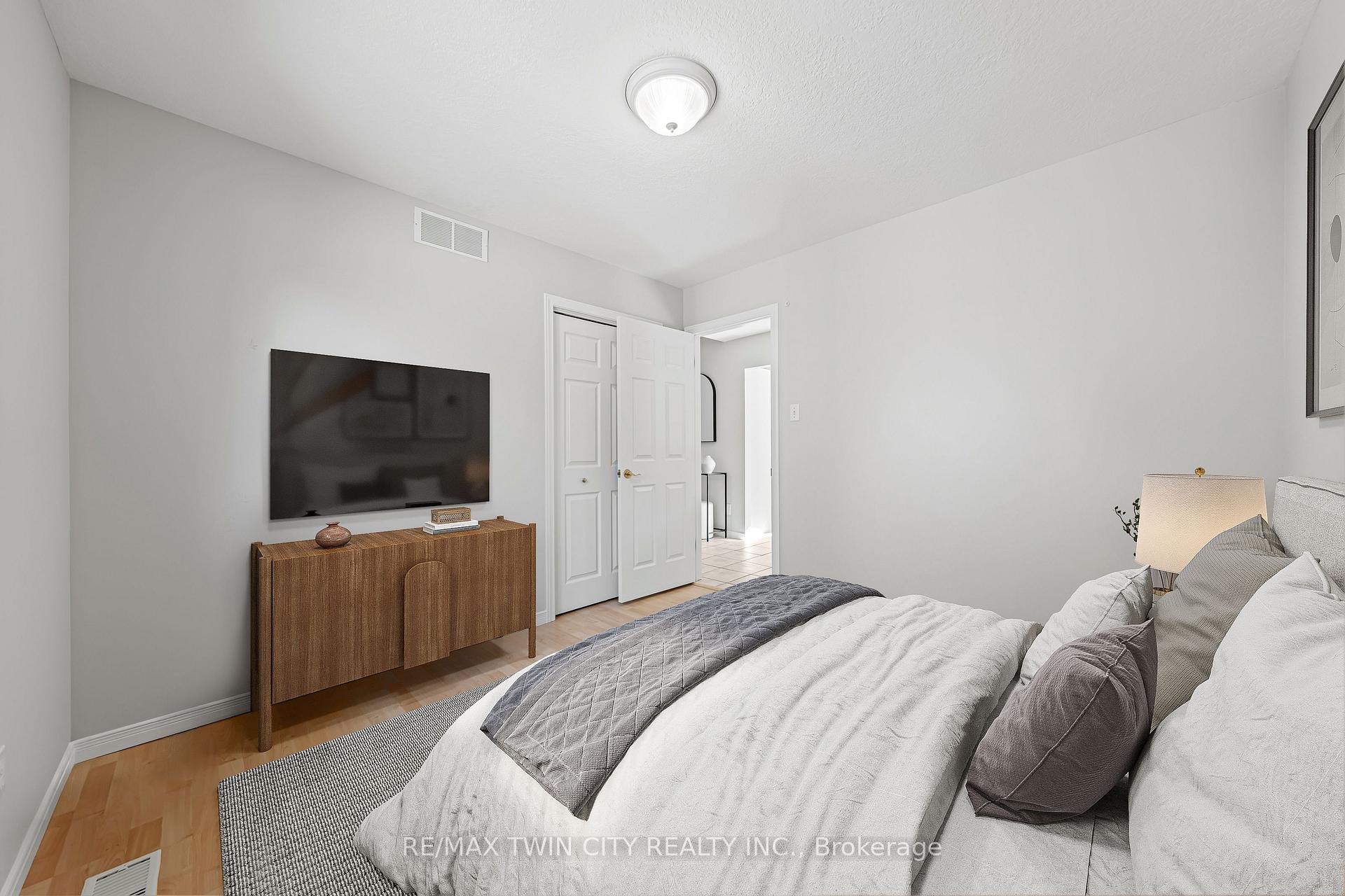 Photo 27 of 432 Sandbanks Crescent, Waterloo — HOMEH