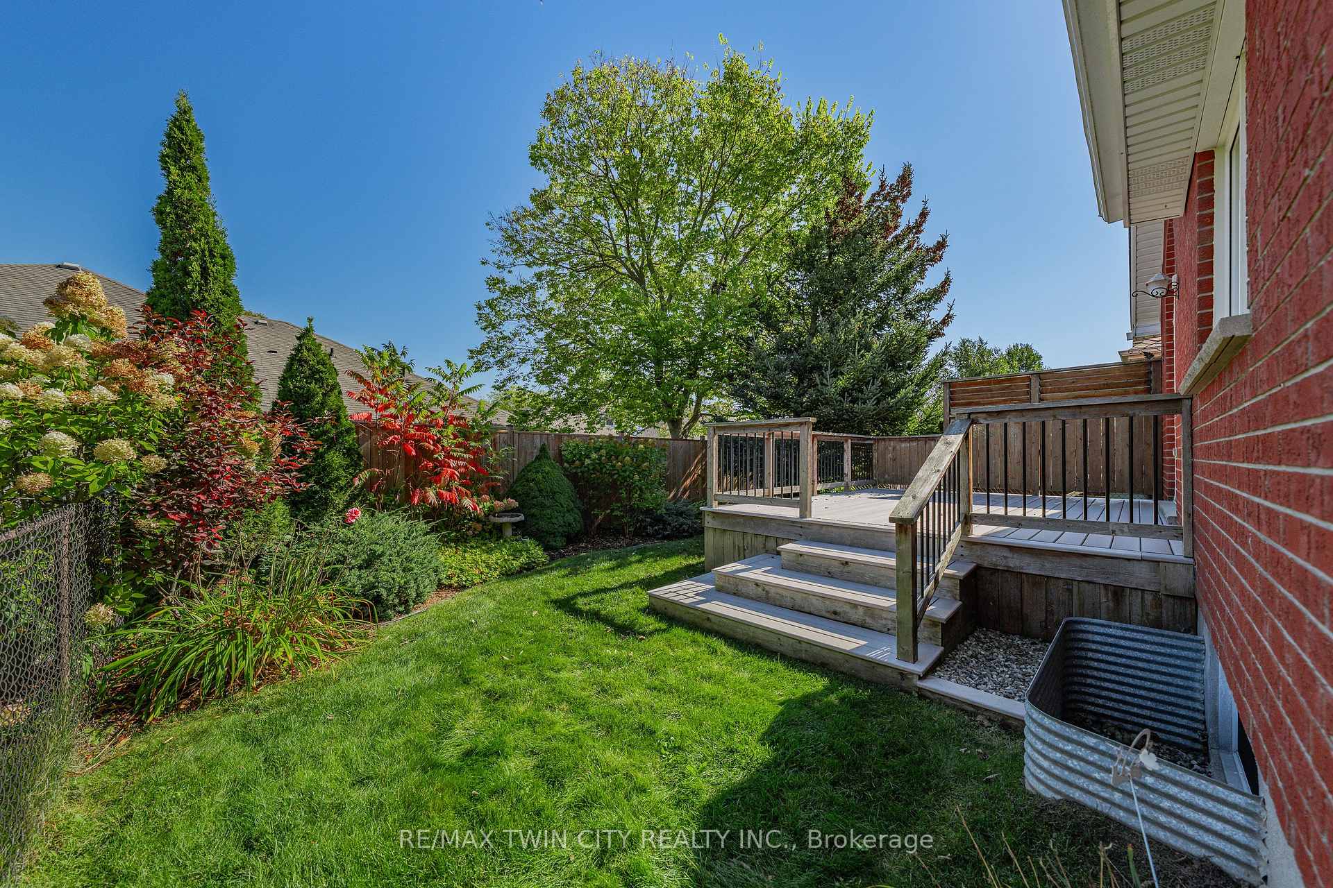 Photo 37 of 432 Sandbanks Crescent, Waterloo — HOMEH