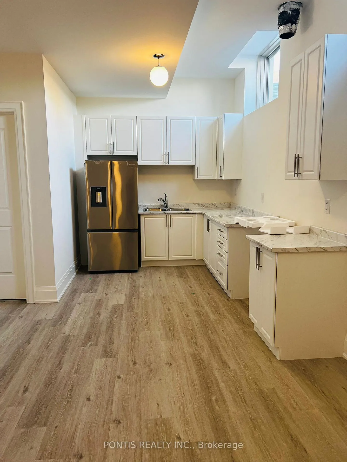 Photo 1 of 329 Woodgate Pines Drive, Vaughan, Kleinburg — HOMEH