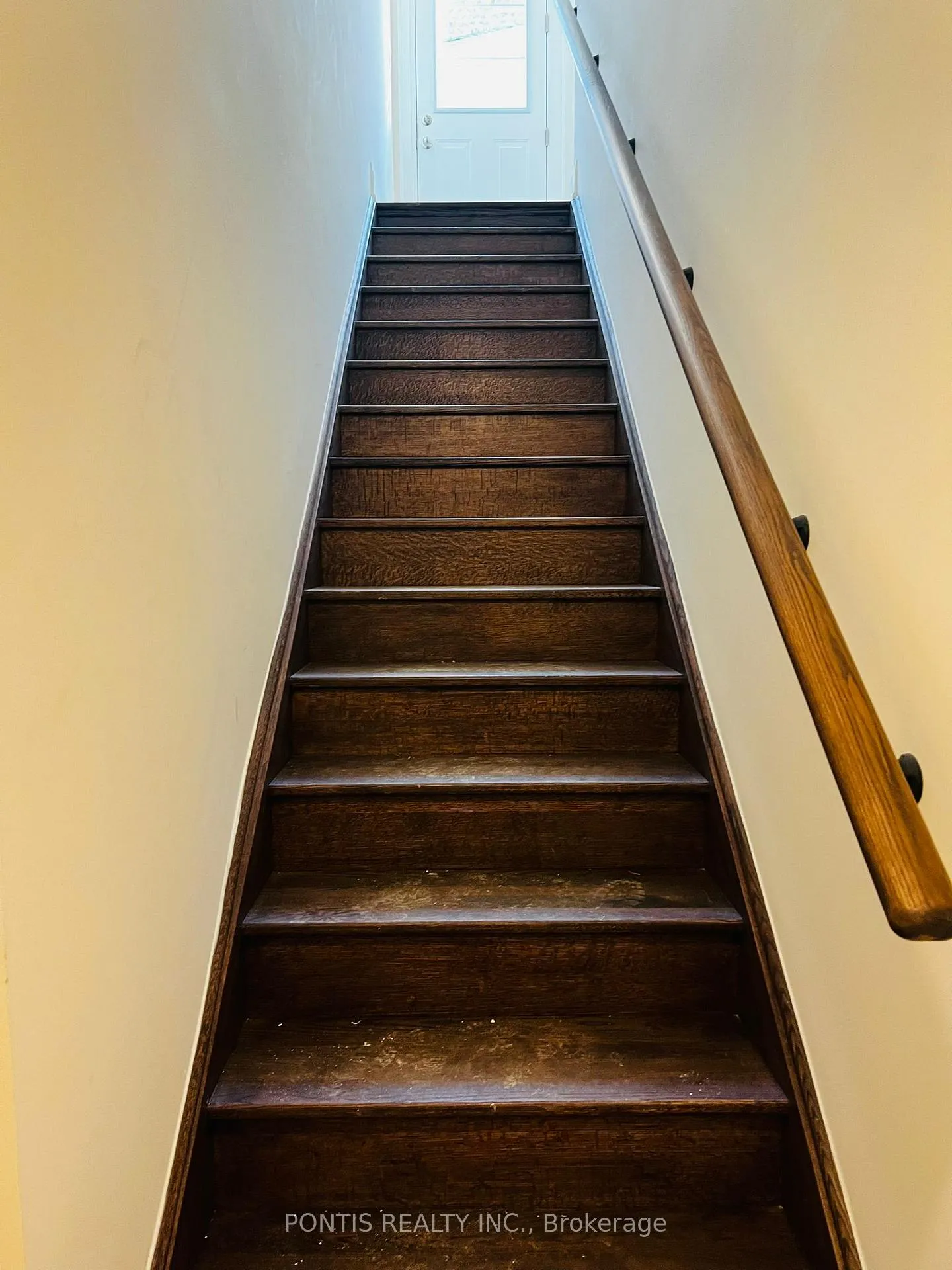 Photo 7 of 329 Woodgate Pines Drive, Vaughan, Kleinburg — HOMEH