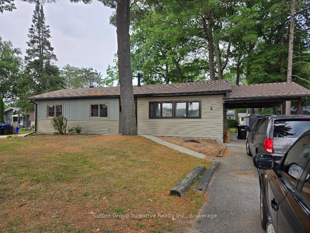 Photo 3 of 5 Carruthers Street S, Wasaga Beach — HOMEH