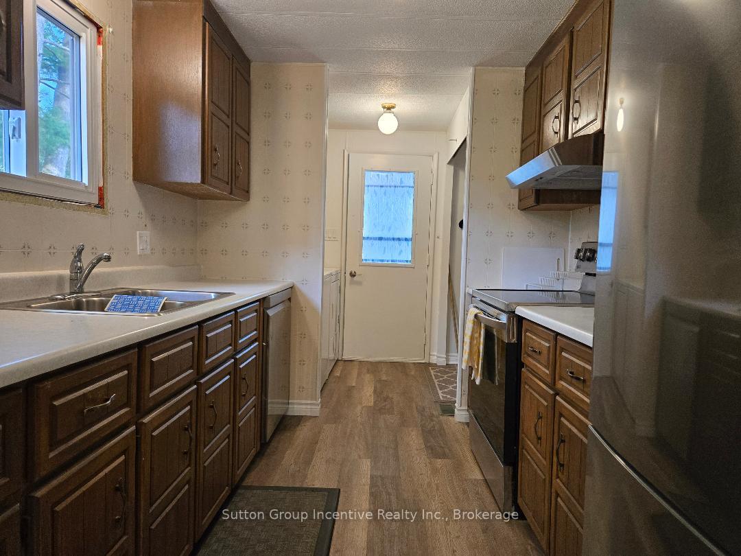 Photo 17 of 5 Carruthers Street S, Wasaga Beach — HOMEH