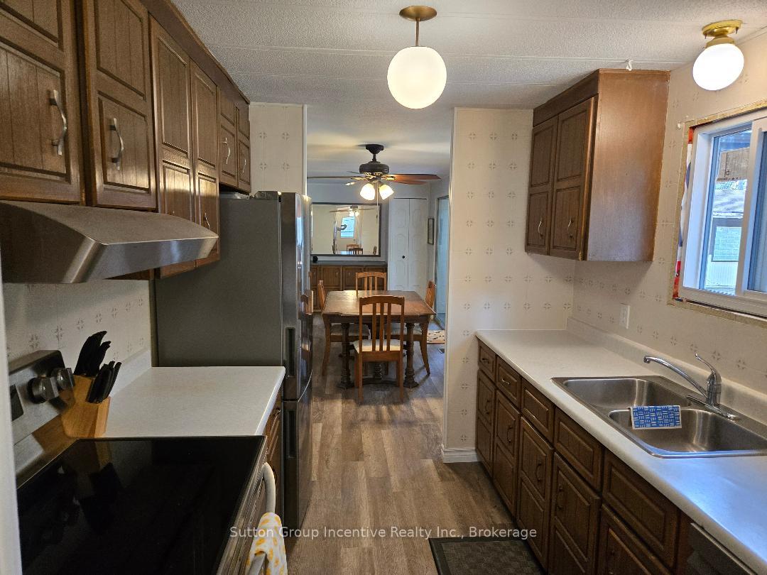 Photo 18 of 5 Carruthers Street S, Wasaga Beach — HOMEH