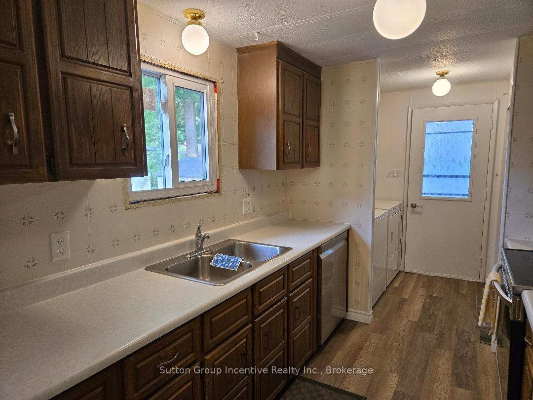 Photo 19 of 5 Carruthers Street S, Wasaga Beach — HOMEH