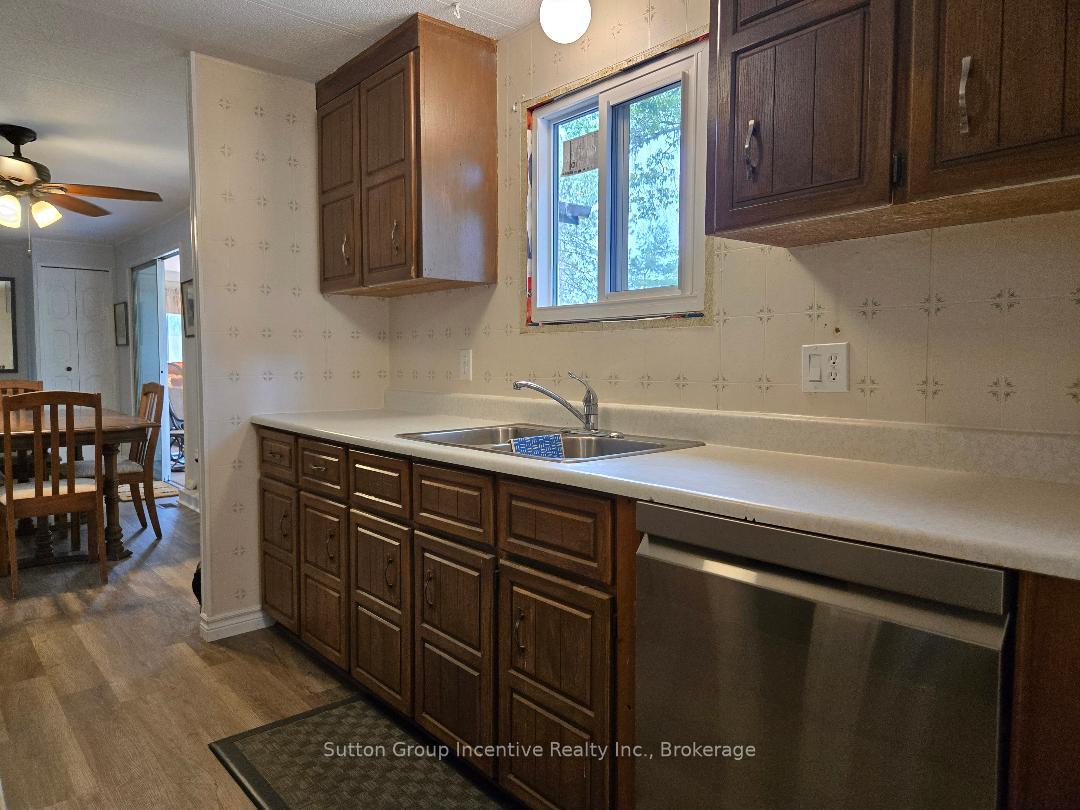 Photo 21 of 5 Carruthers Street S, Wasaga Beach — HOMEH