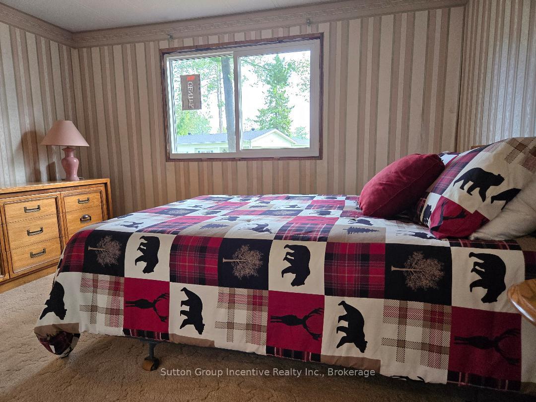 Photo 24 of 5 Carruthers Street S, Wasaga Beach — HOMEH