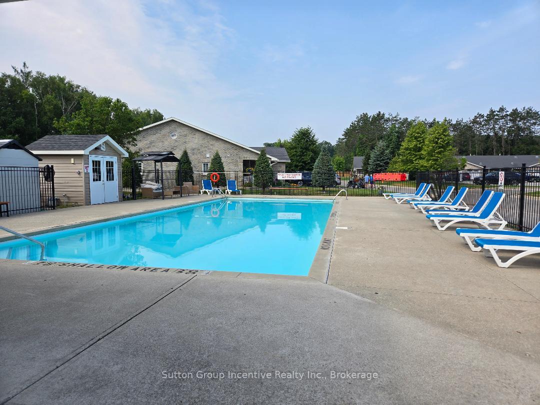 Photo 35 of 5 Carruthers Street S, Wasaga Beach — HOMEH