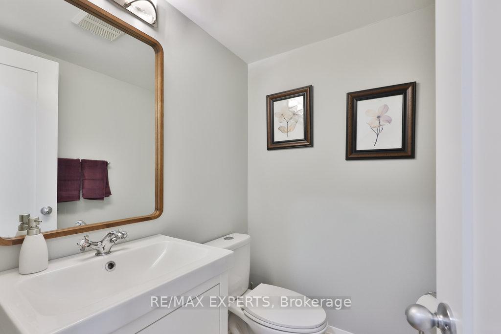 Photo 9 of 46 Lucena Crescent, Vaughan, Maple — HOMEH