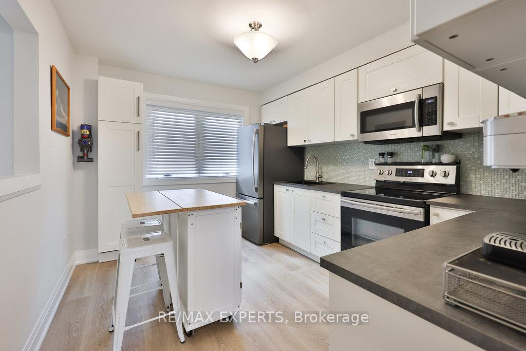 Photo 10 of 46 Lucena Crescent, Vaughan, Maple — HOMEH