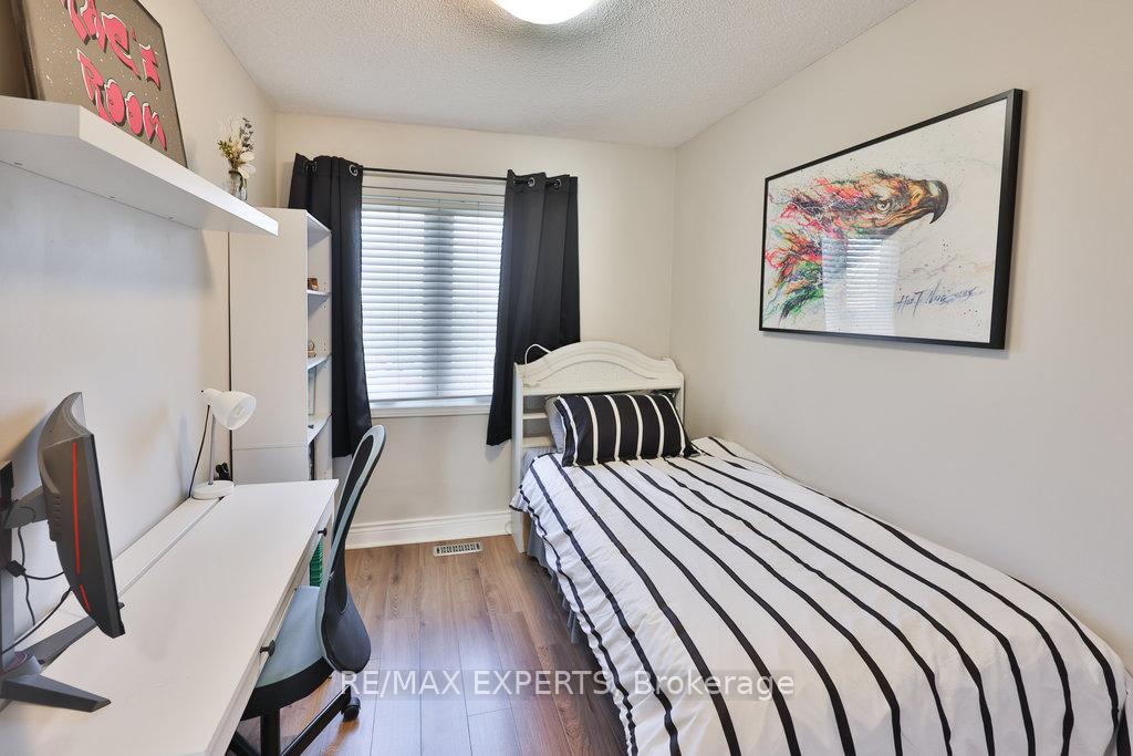 Photo 14 of 46 Lucena Crescent, Vaughan, Maple — HOMEH