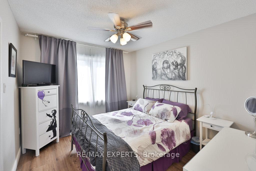 Photo 17 of 46 Lucena Crescent, Vaughan, Maple — HOMEH