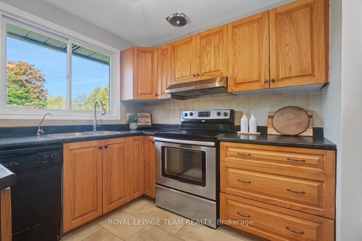 Photo 12 of 491 Lake Avenue E, Beckwith, Beckwith Twp — HOMEH