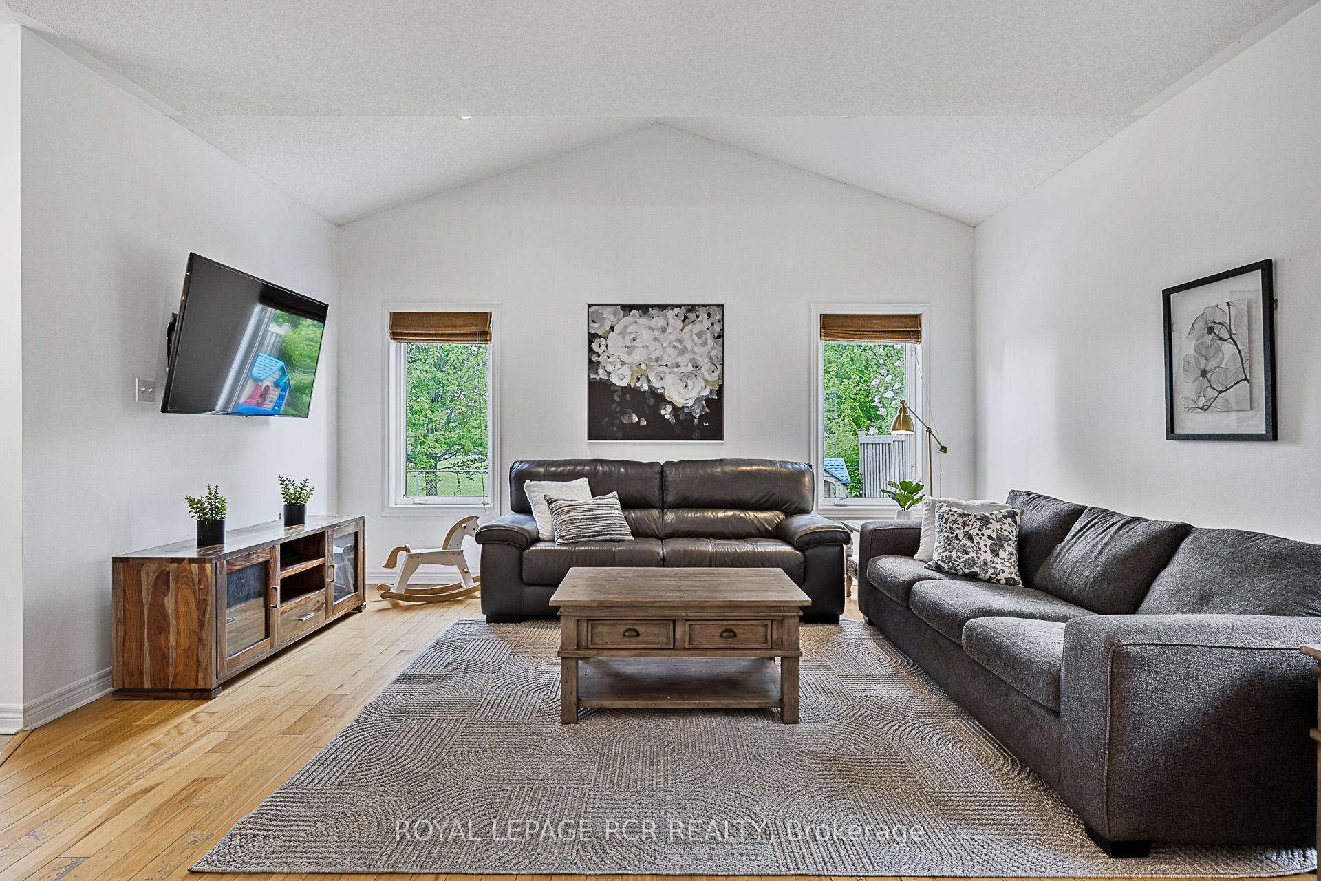 Photo 6 of 4 Caseton Crescent, Uxbridge — HOMEH