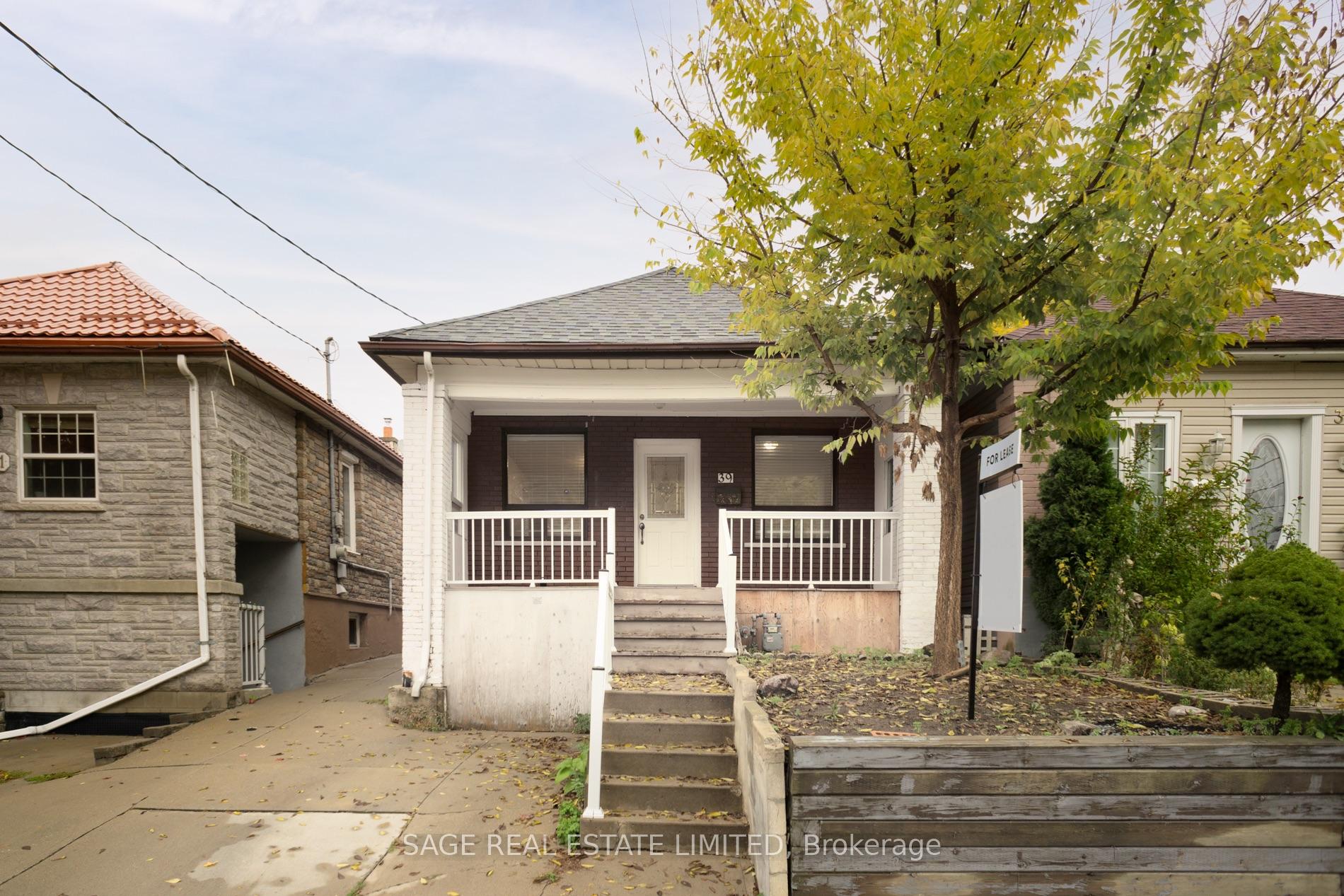 Front of Unit Lower, 39 Grandville Avenue