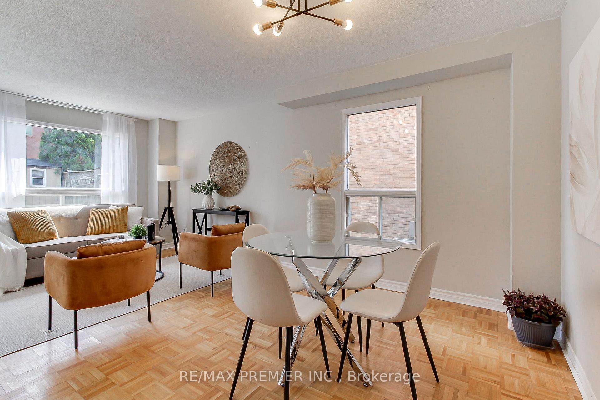 Photo 5 of 90 Covent Crescent, Aurora, Aurora Highlands — HOMEH