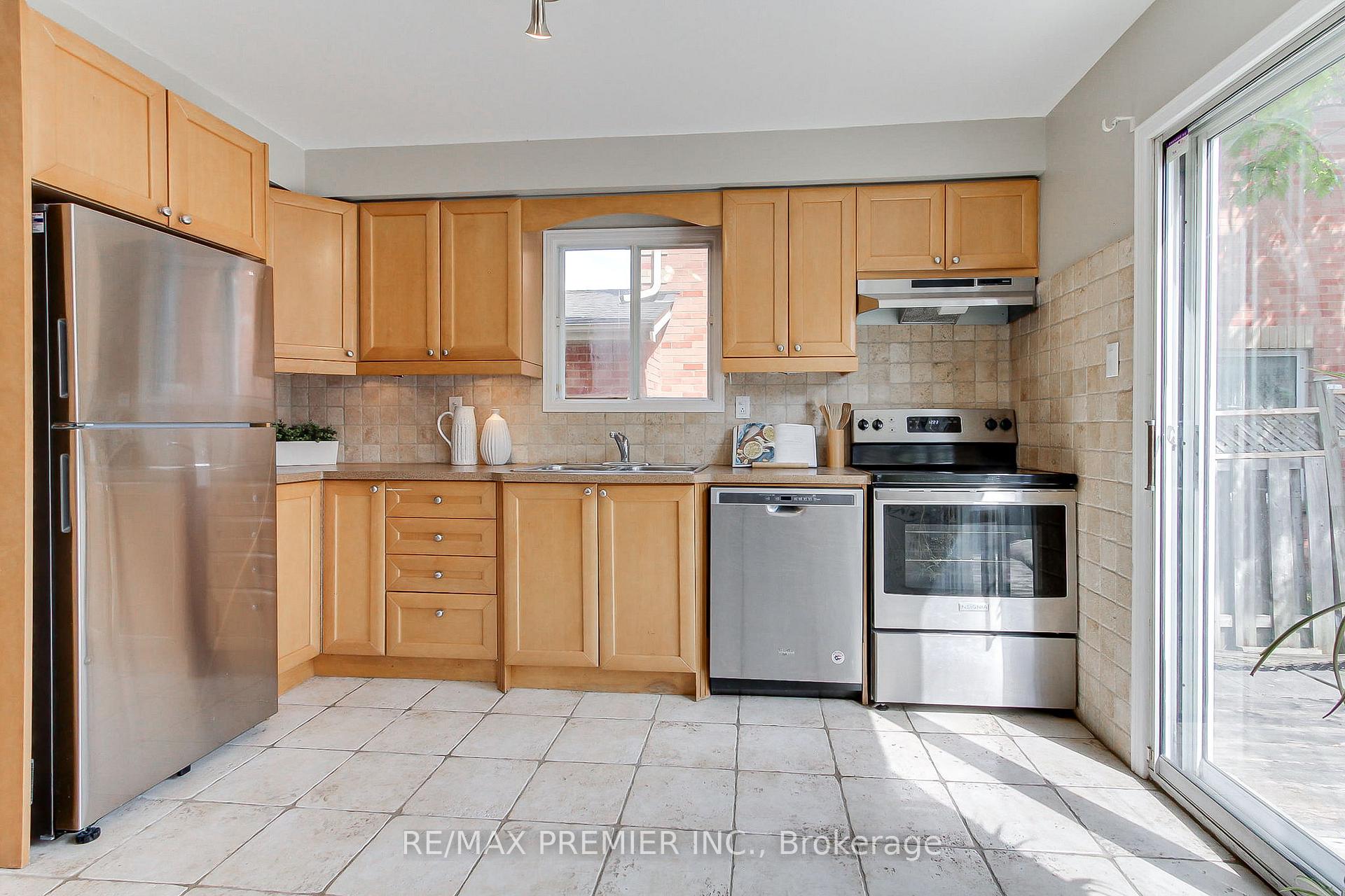 Photo 16 of 90 Covent Crescent, Aurora, Aurora Highlands — HOMEH