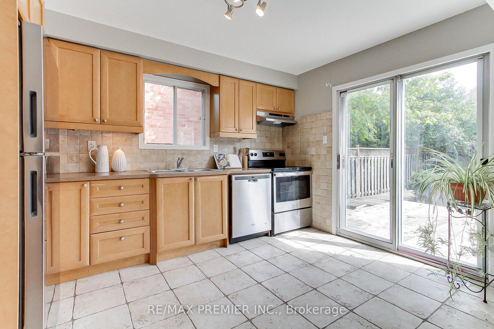 Photo 15 of 90 Covent Crescent, Aurora, Aurora Highlands — HOMEH