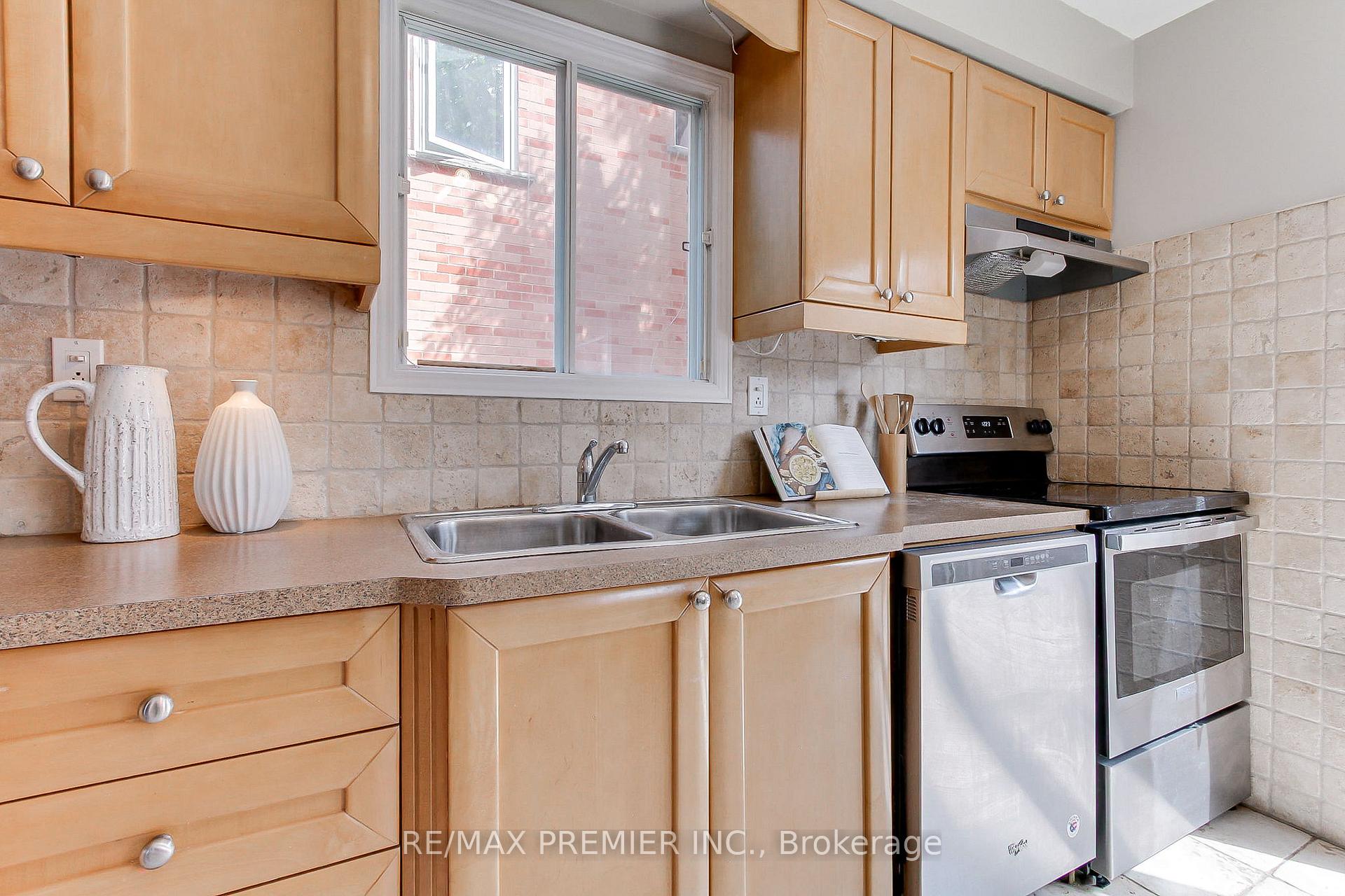 Photo 18 of 90 Covent Crescent, Aurora, Aurora Highlands — HOMEH