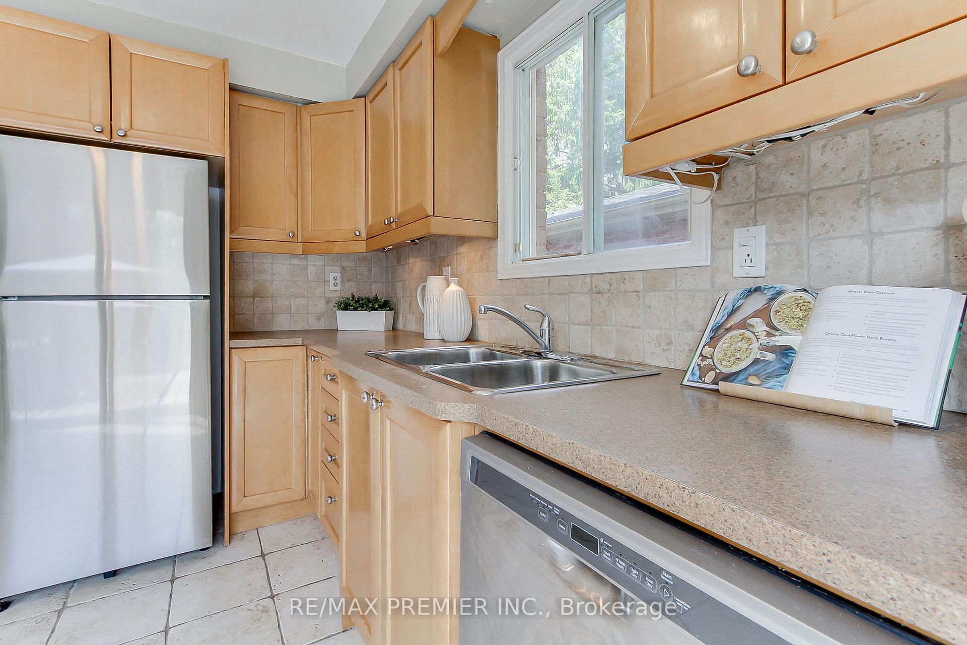 Photo 17 of 90 Covent Crescent, Aurora, Aurora Highlands — HOMEH