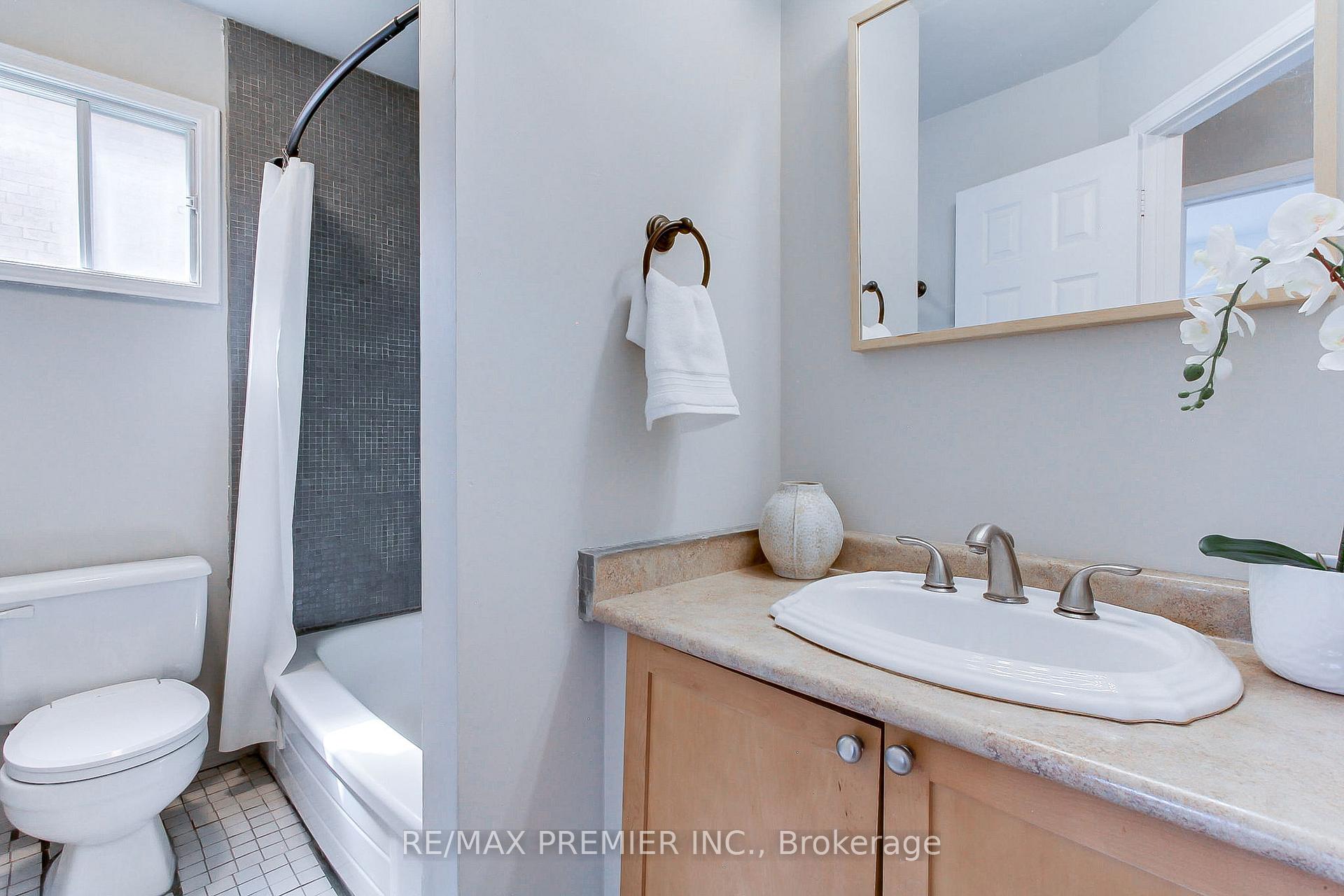Photo 28 of 90 Covent Crescent, Aurora, Aurora Highlands — HOMEH