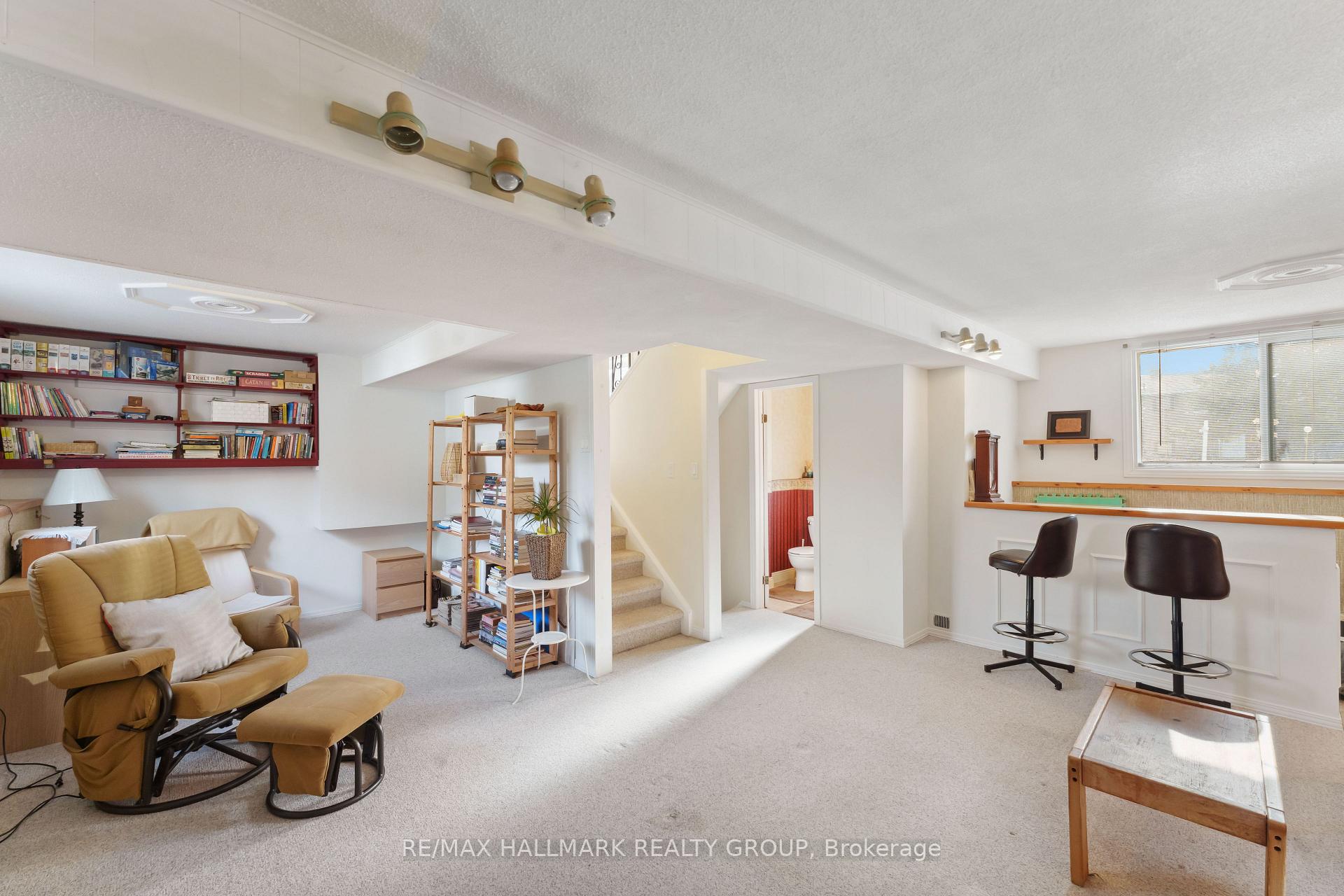 Photo 17 of 737 Stiles Crescent, Ottawa, Beacon Hill North — HOMEH