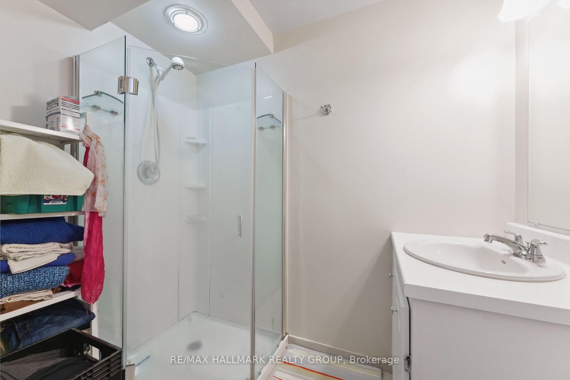 Photo 18 of 737 Stiles Crescent, Ottawa, Beacon Hill North — HOMEH