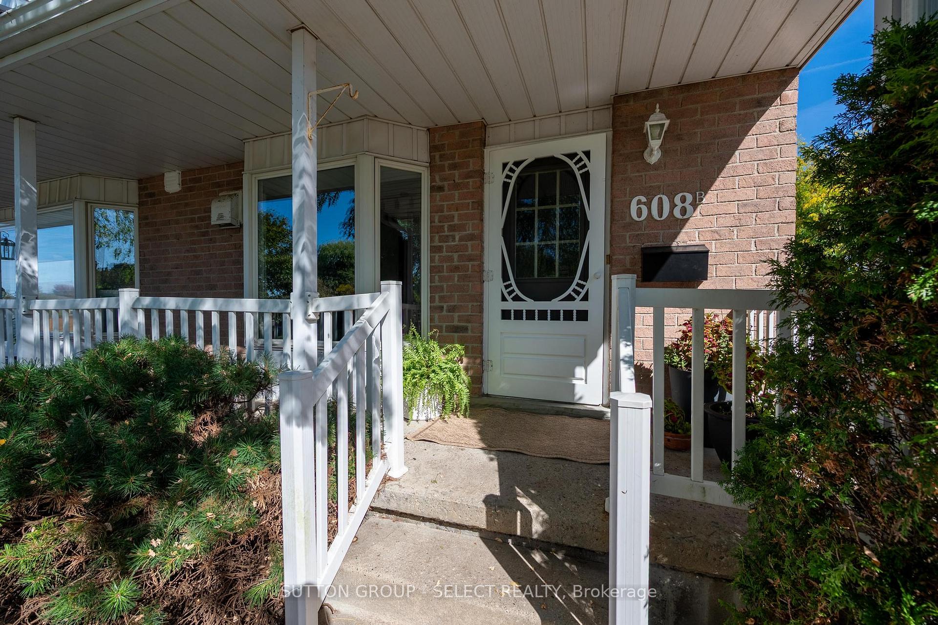 Photo 2 of Unit B, 608 Royal Beech Drive, Waterloo — HOMEH
