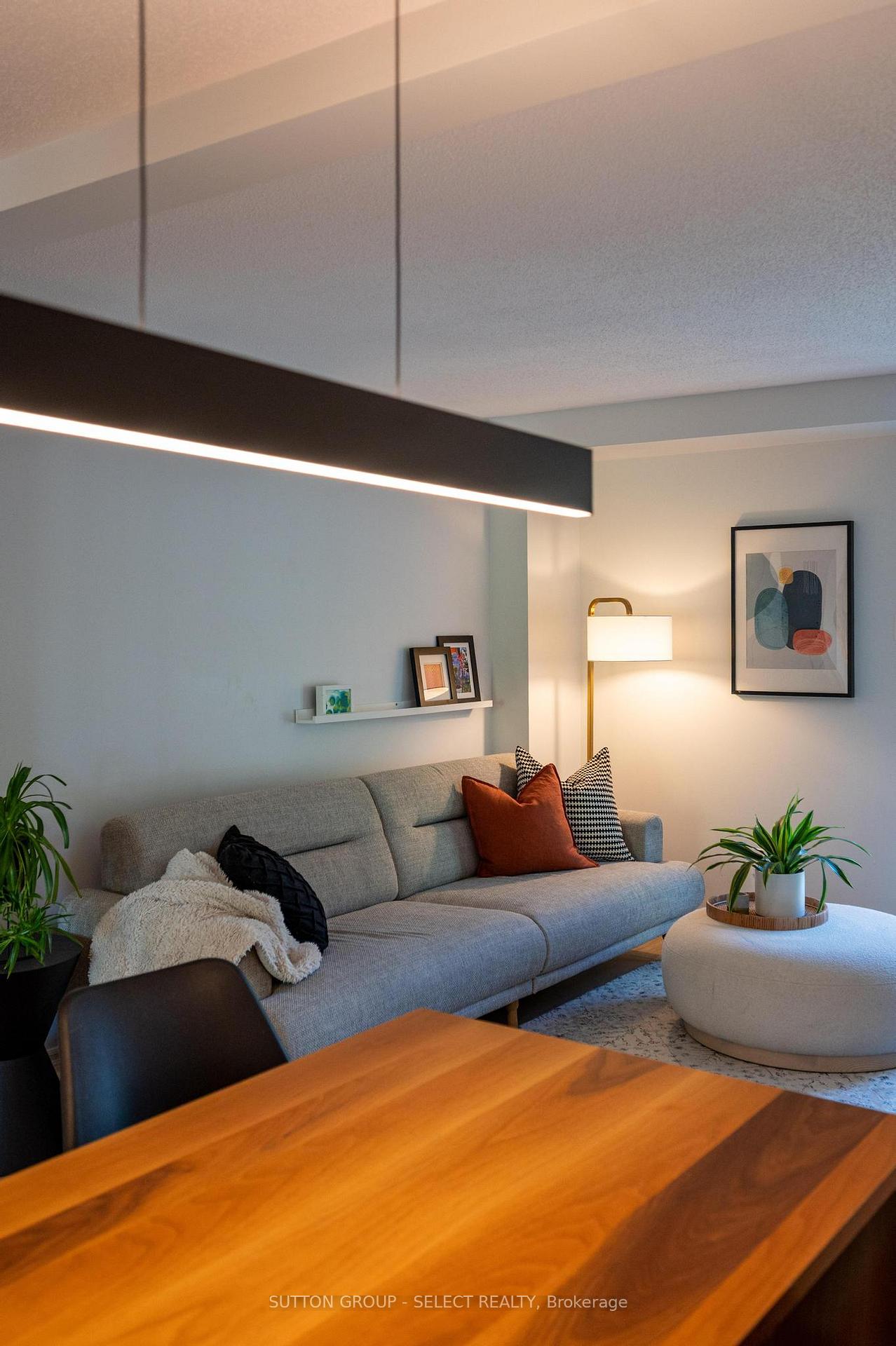 Photo 11 of Unit B, 608 Royal Beech Drive, Waterloo — HOMEH