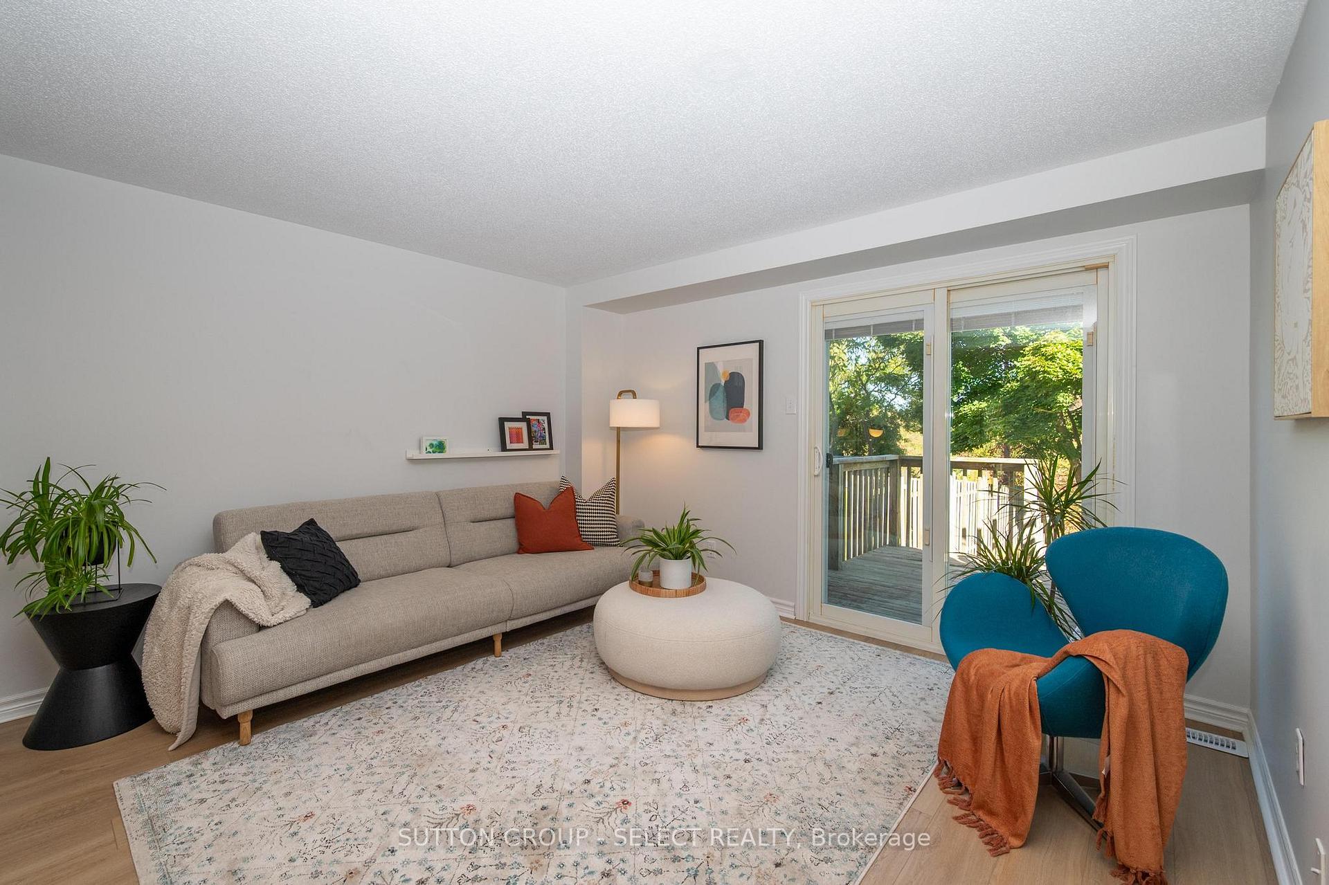 Photo 12 of Unit B, 608 Royal Beech Drive, Waterloo — HOMEH