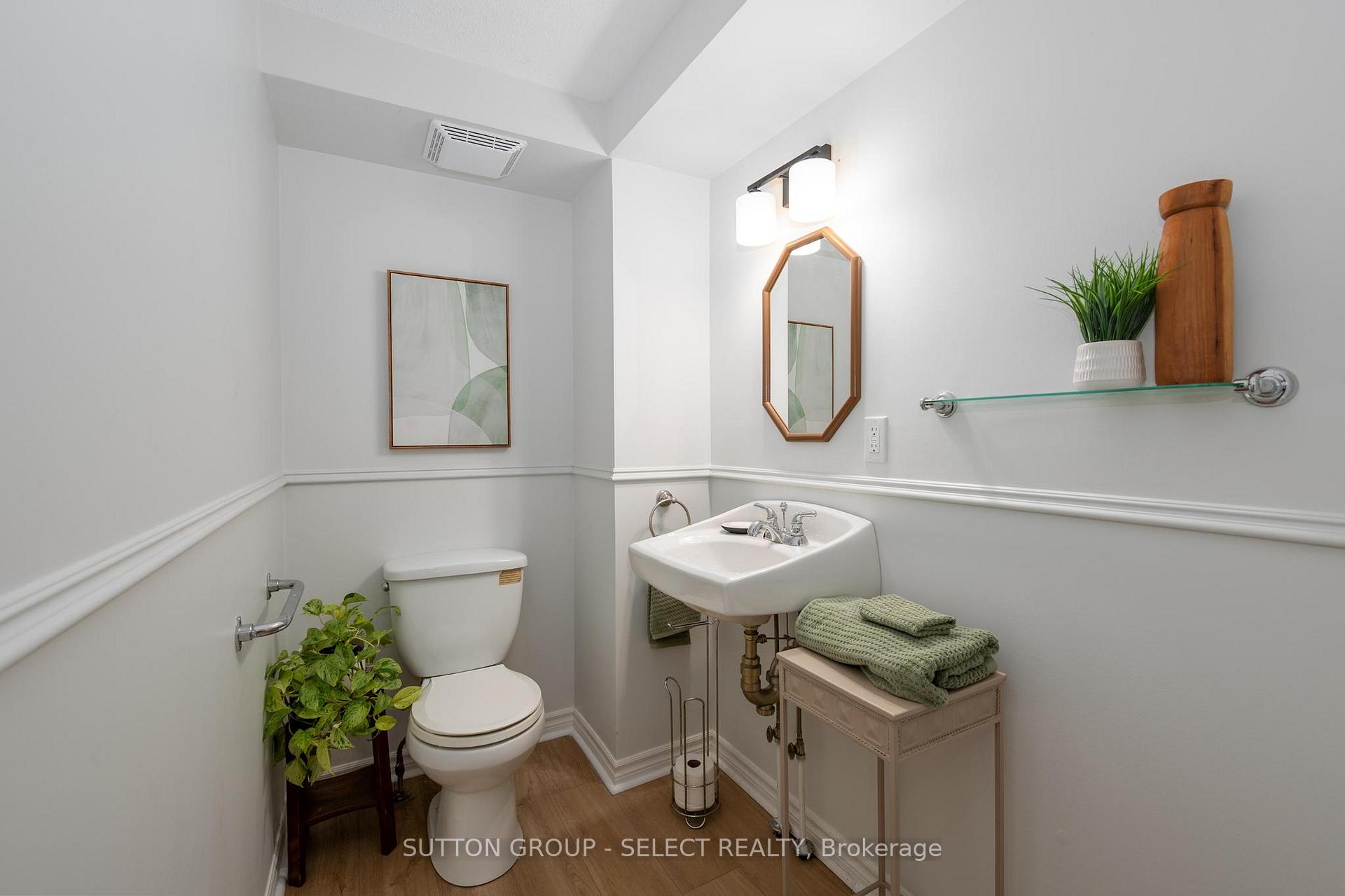 Photo 13 of Unit B, 608 Royal Beech Drive, Waterloo — HOMEH