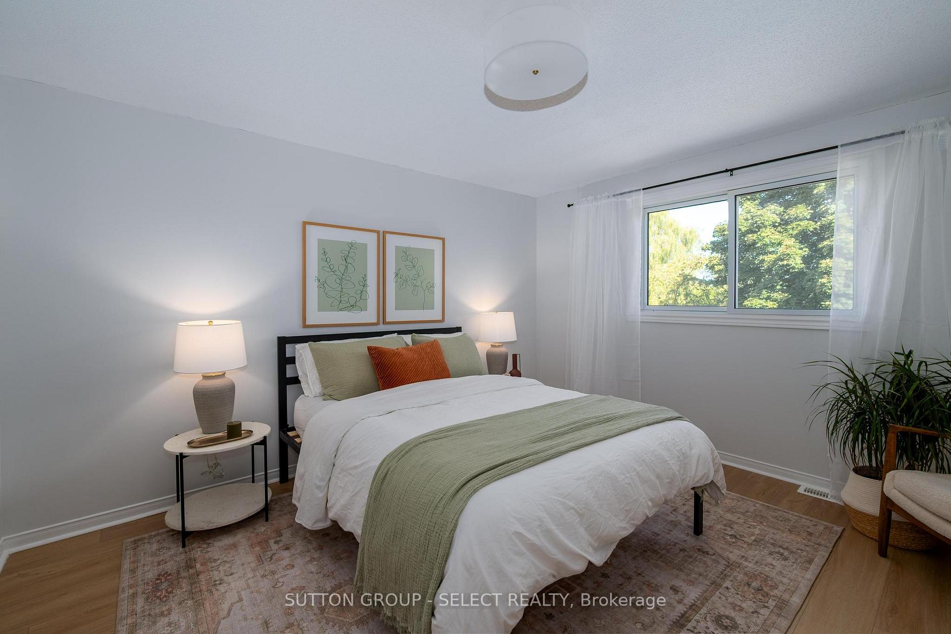 Photo 16 of Unit B, 608 Royal Beech Drive, Waterloo — HOMEH