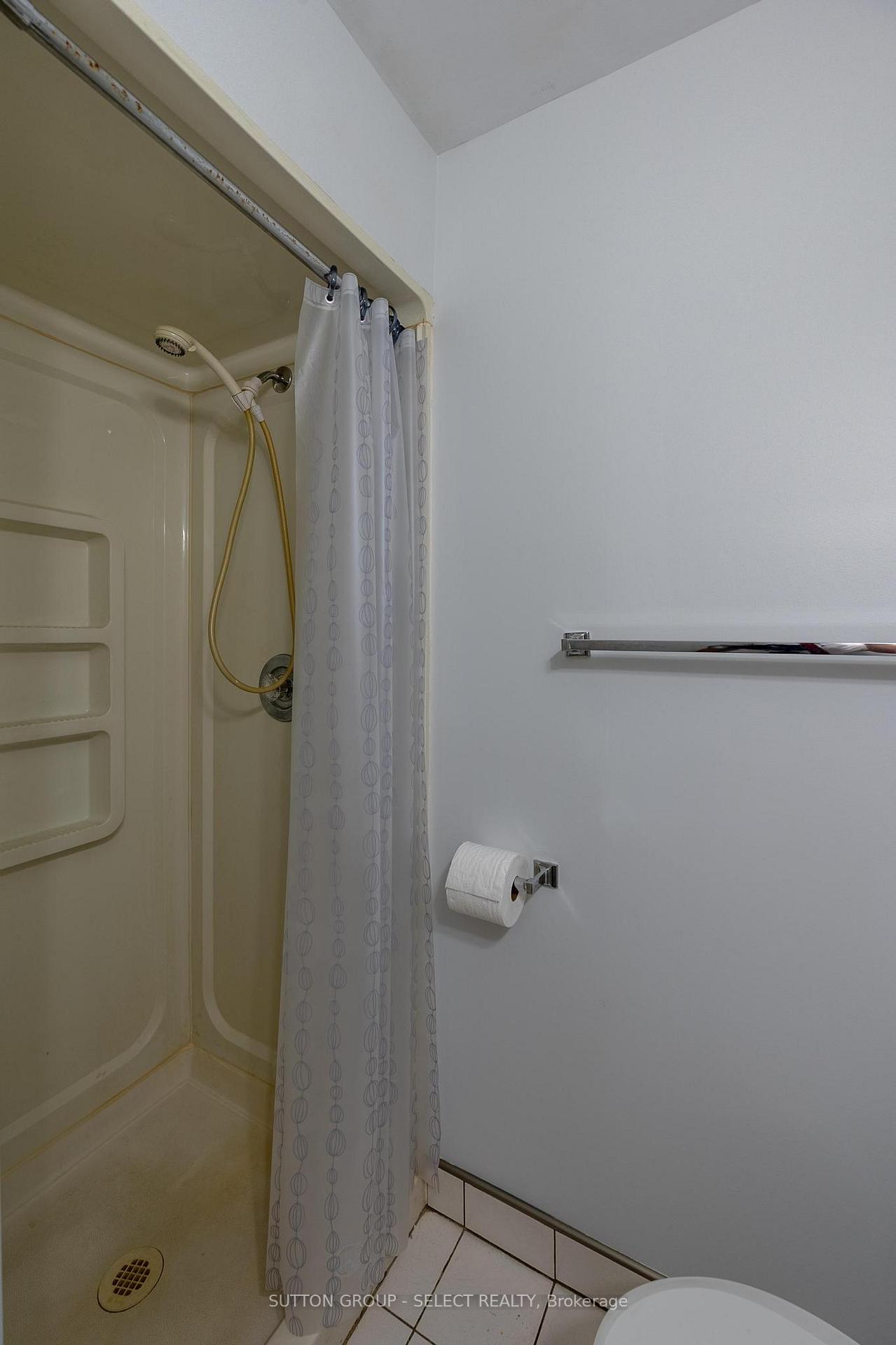 Photo 22 of Unit B, 608 Royal Beech Drive, Waterloo — HOMEH