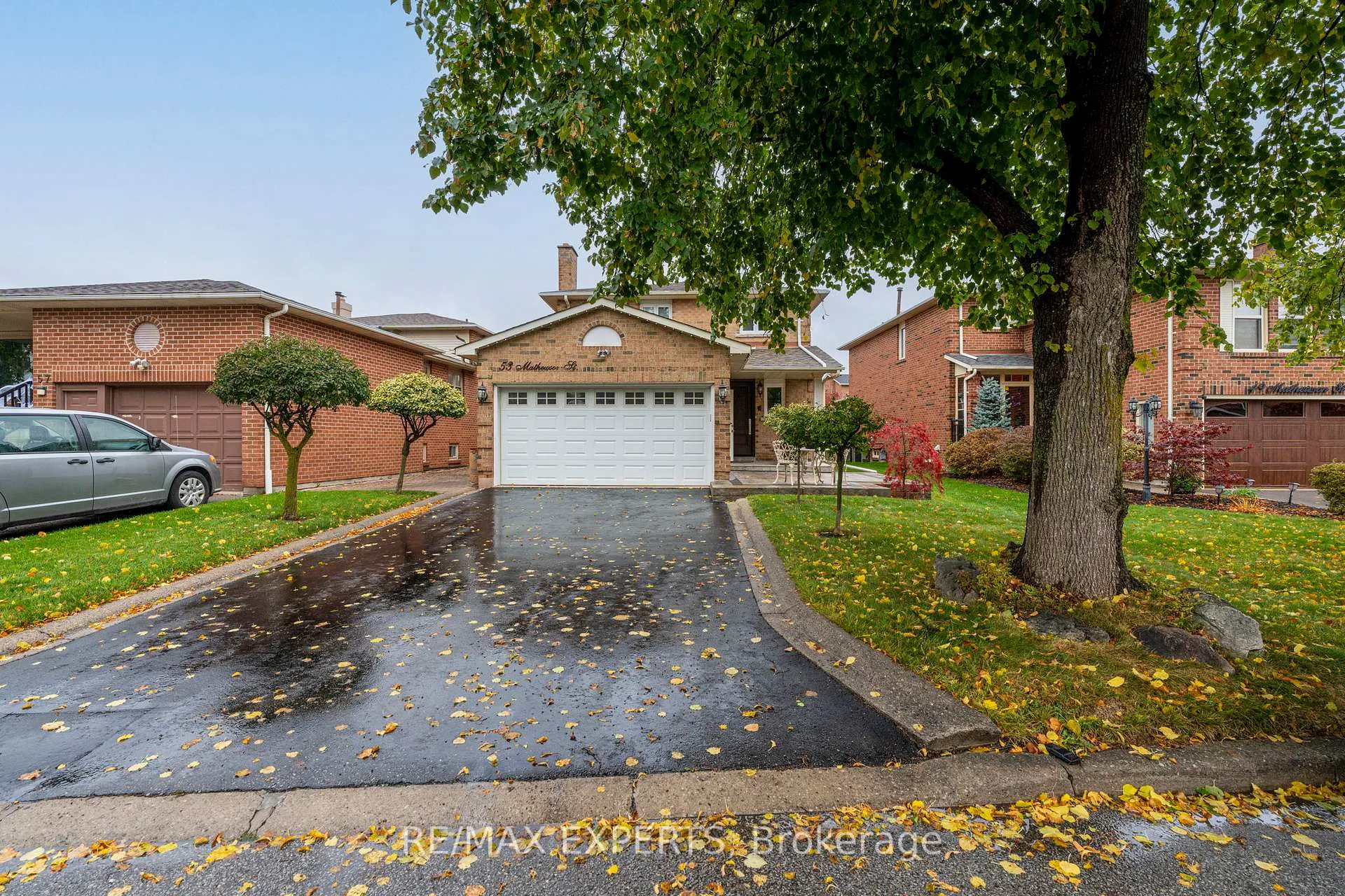Photo 2 of 53 Mathewson Street, Vaughan, Maple — HOMEH