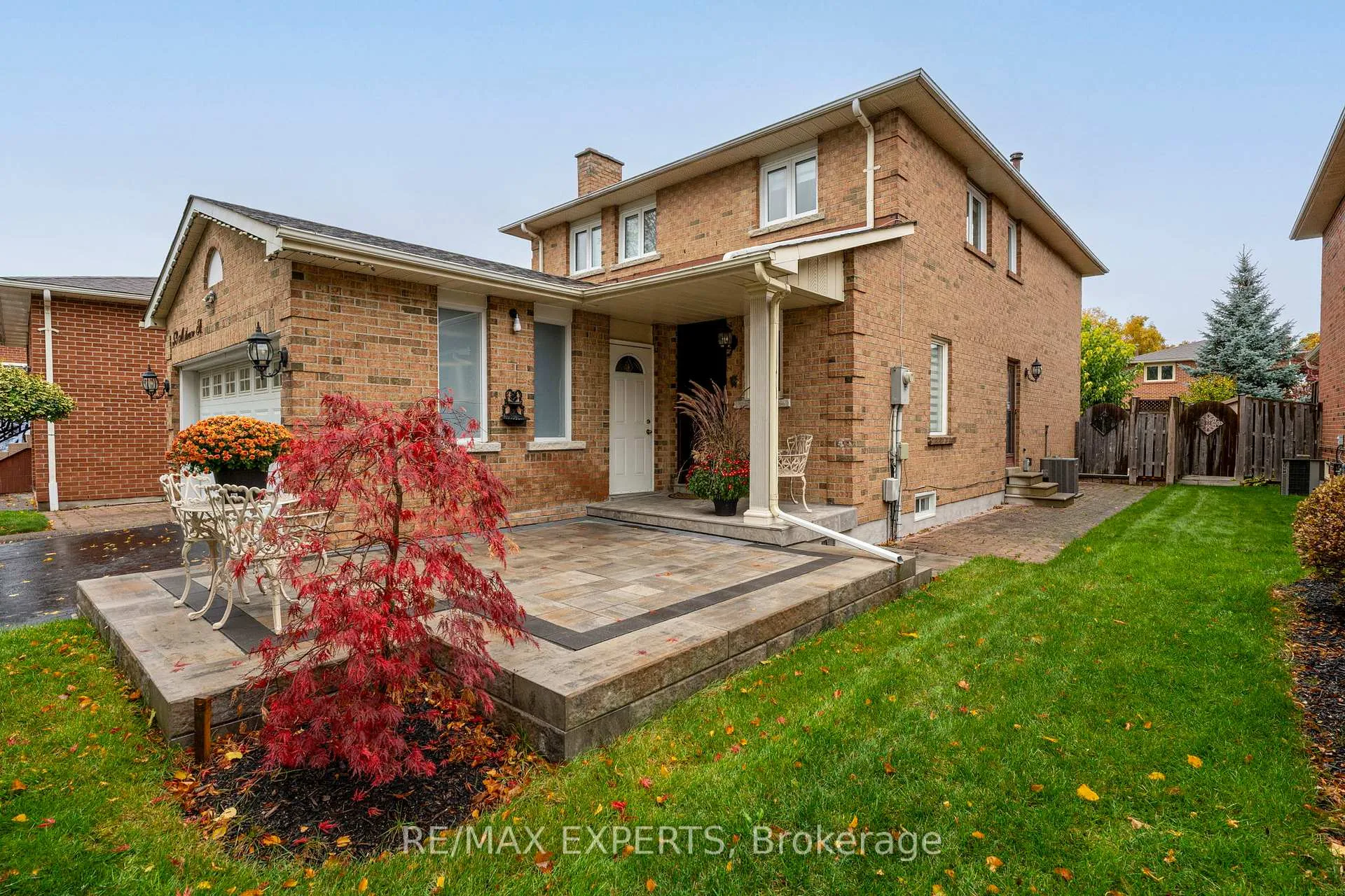 Photo 3 of 53 Mathewson Street, Vaughan, Maple — HOMEH