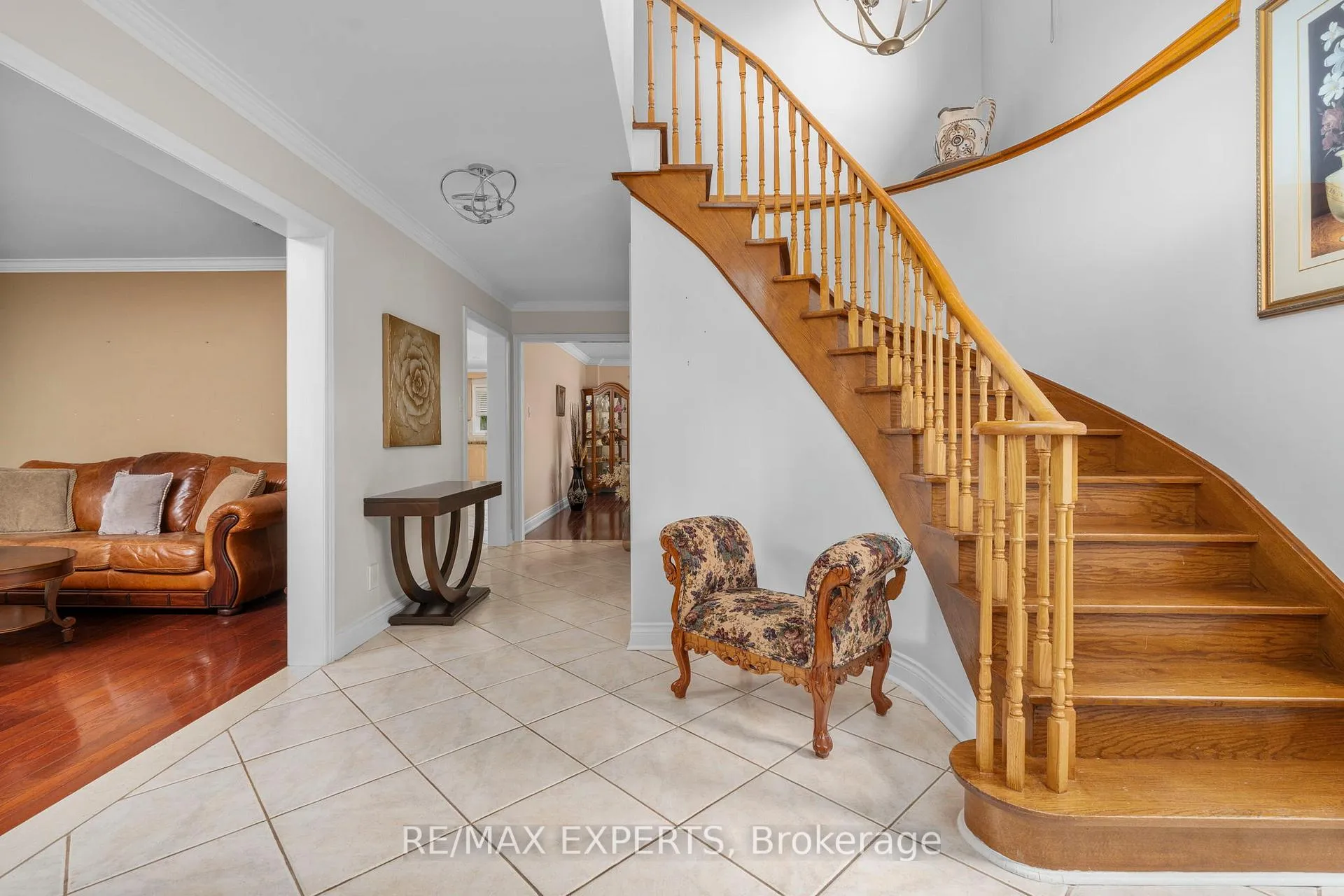 Photo 7 of 53 Mathewson Street, Vaughan, Maple — HOMEH