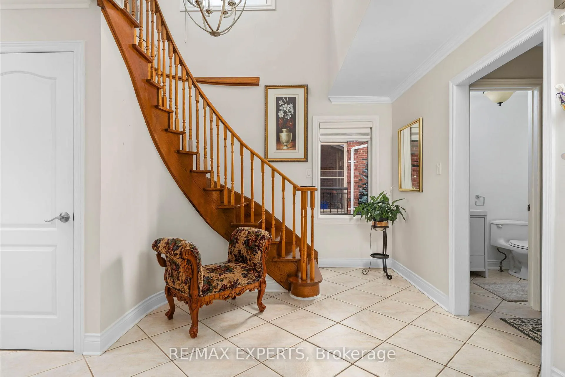 Photo 8 of 53 Mathewson Street, Vaughan, Maple — HOMEH