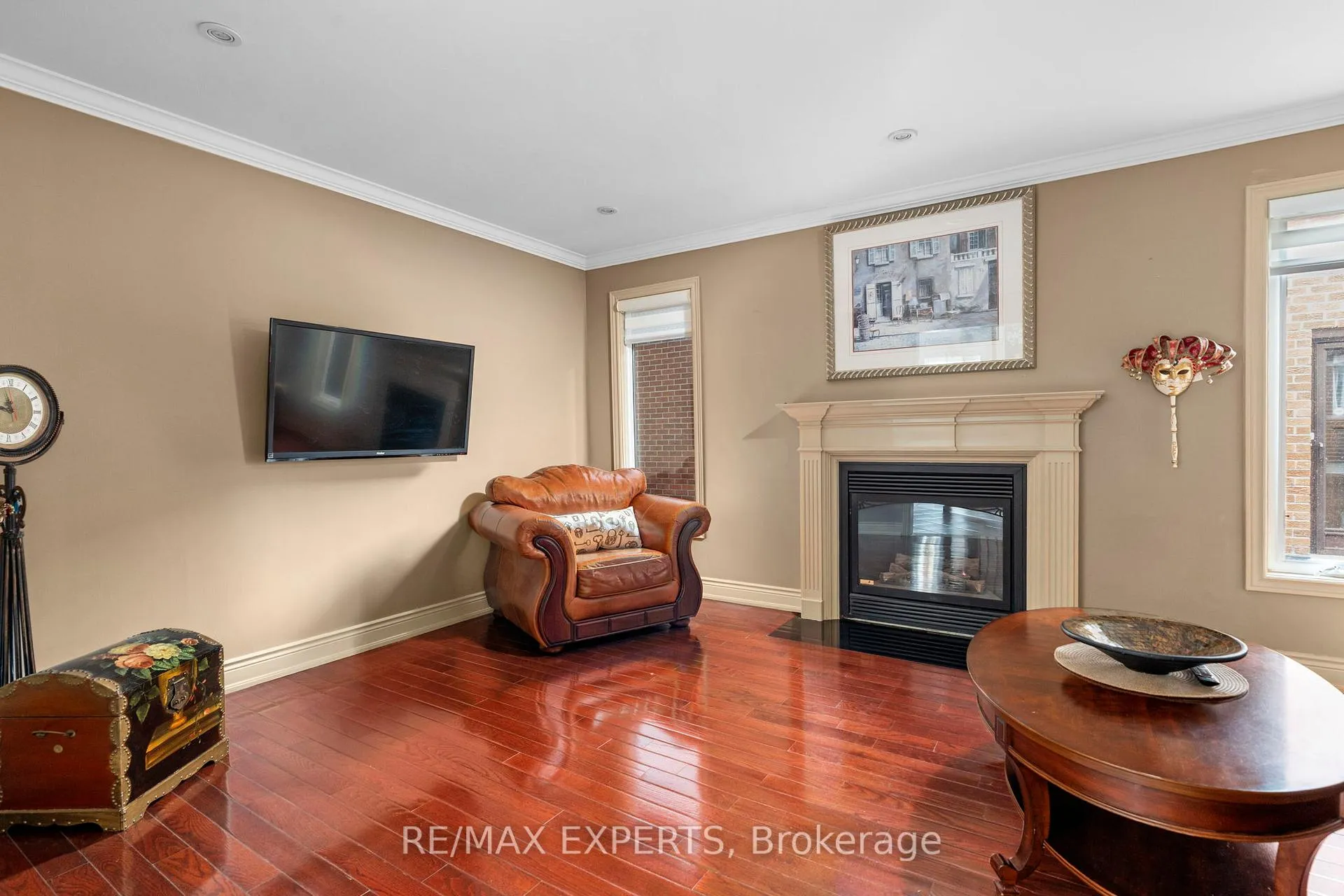 Photo 12 of 53 Mathewson Street, Vaughan, Maple — HOMEH