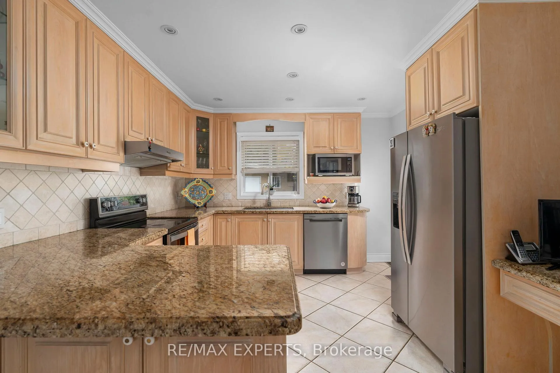 Photo 19 of 53 Mathewson Street, Vaughan, Maple — HOMEH