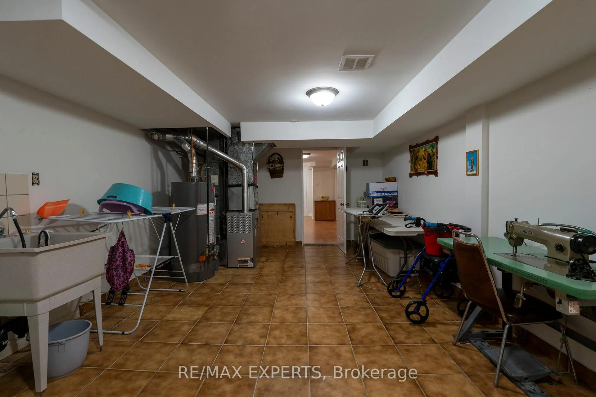 Photo 32 of 53 Mathewson Street, Vaughan, Maple — HOMEH