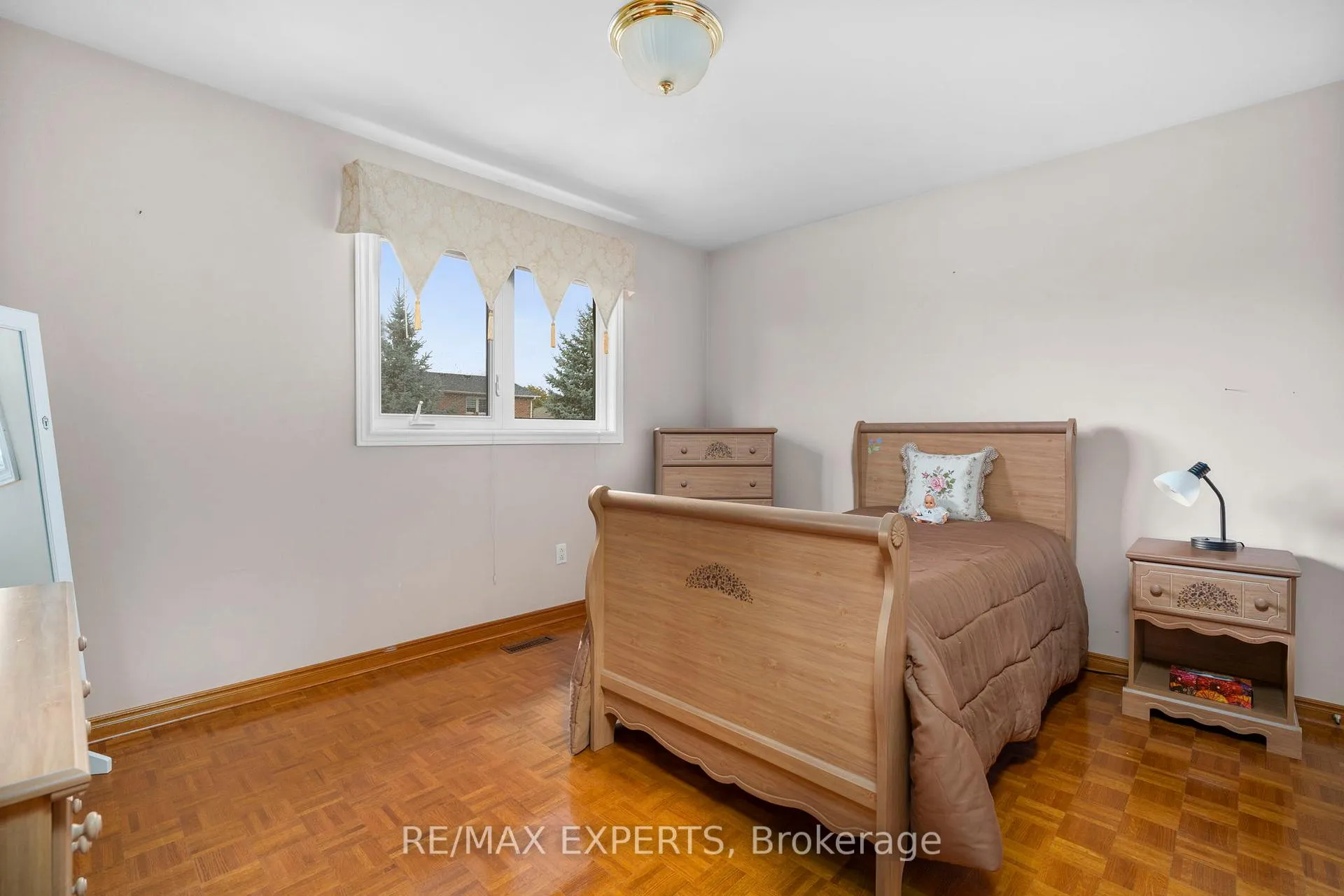 Photo 44 of 53 Mathewson Street, Vaughan, Maple — HOMEH