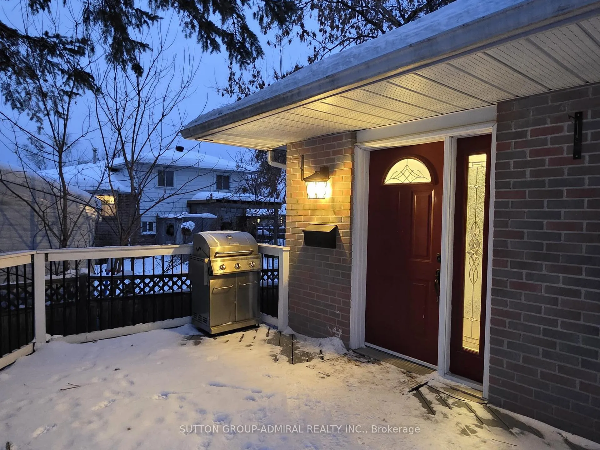 Photo 3 of Unit Upper, 31 Jeffrey Street, Barrie, Grove East — HOMEH