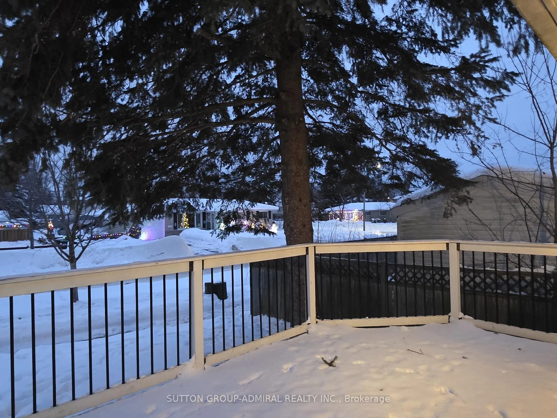 Photo 4 of Unit Upper, 31 Jeffrey Street, Barrie, Grove East — HOMEH