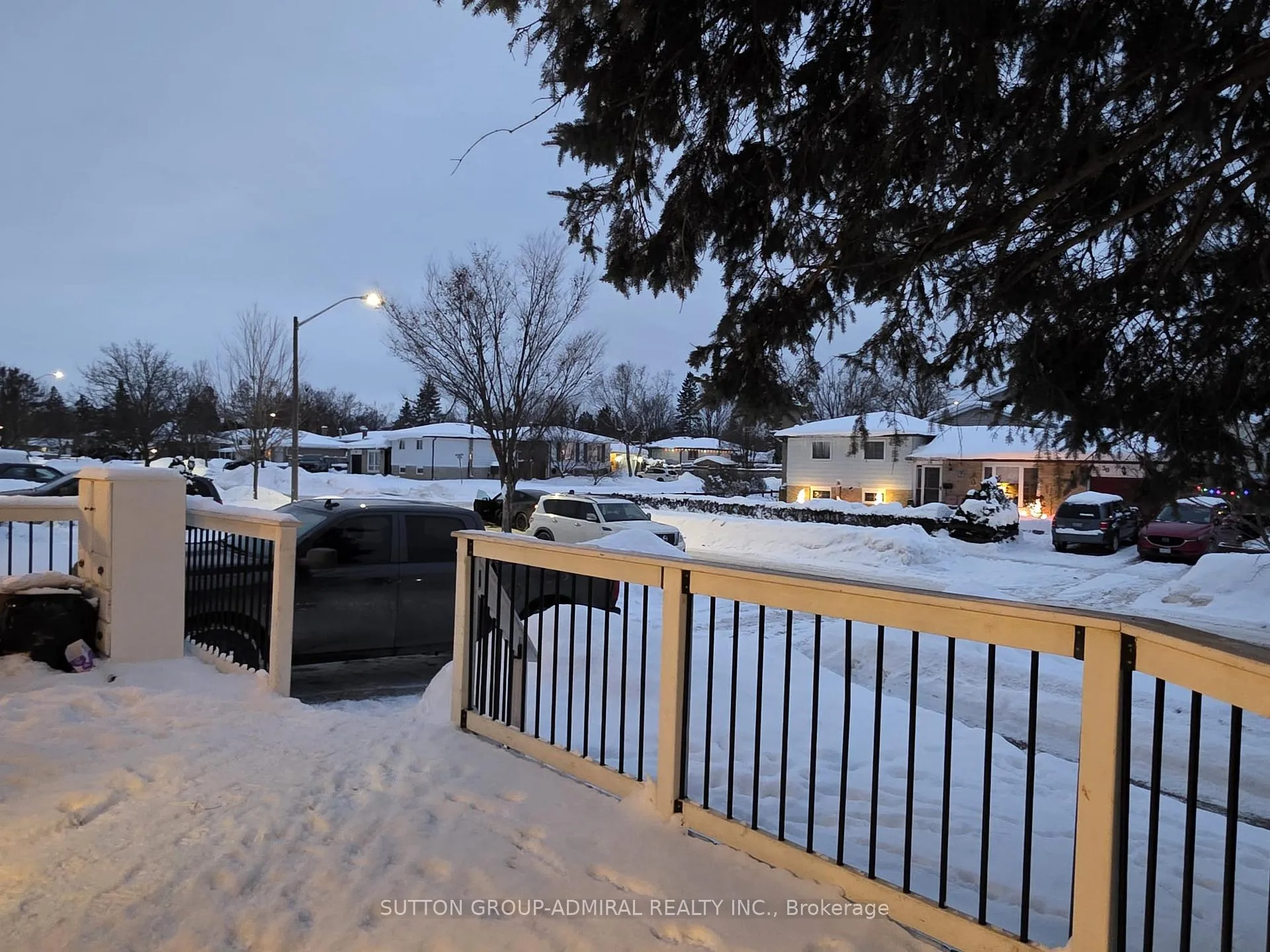 Photo 5 of Unit Upper, 31 Jeffrey Street, Barrie, Grove East — HOMEH