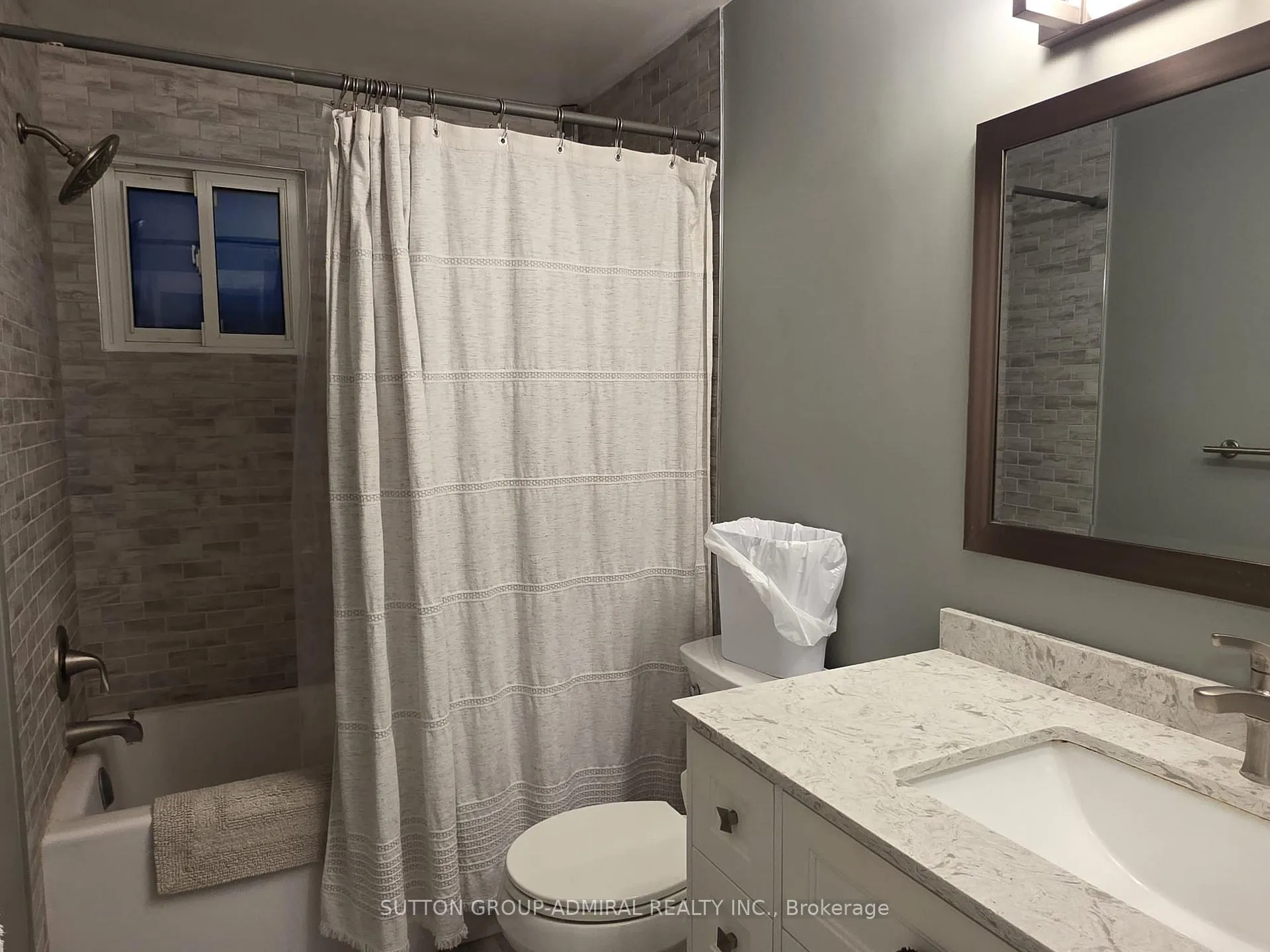 Photo 35 of Unit Upper, 31 Jeffrey Street, Barrie, Grove East — HOMEH