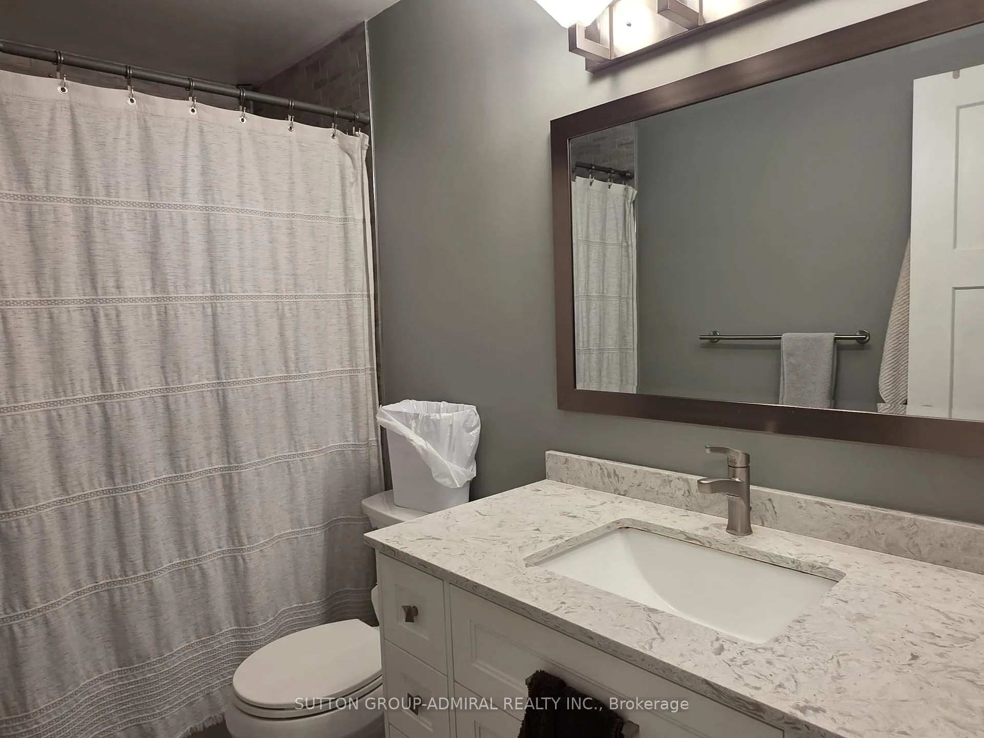 Photo 36 of Unit Upper, 31 Jeffrey Street, Barrie, Grove East — HOMEH